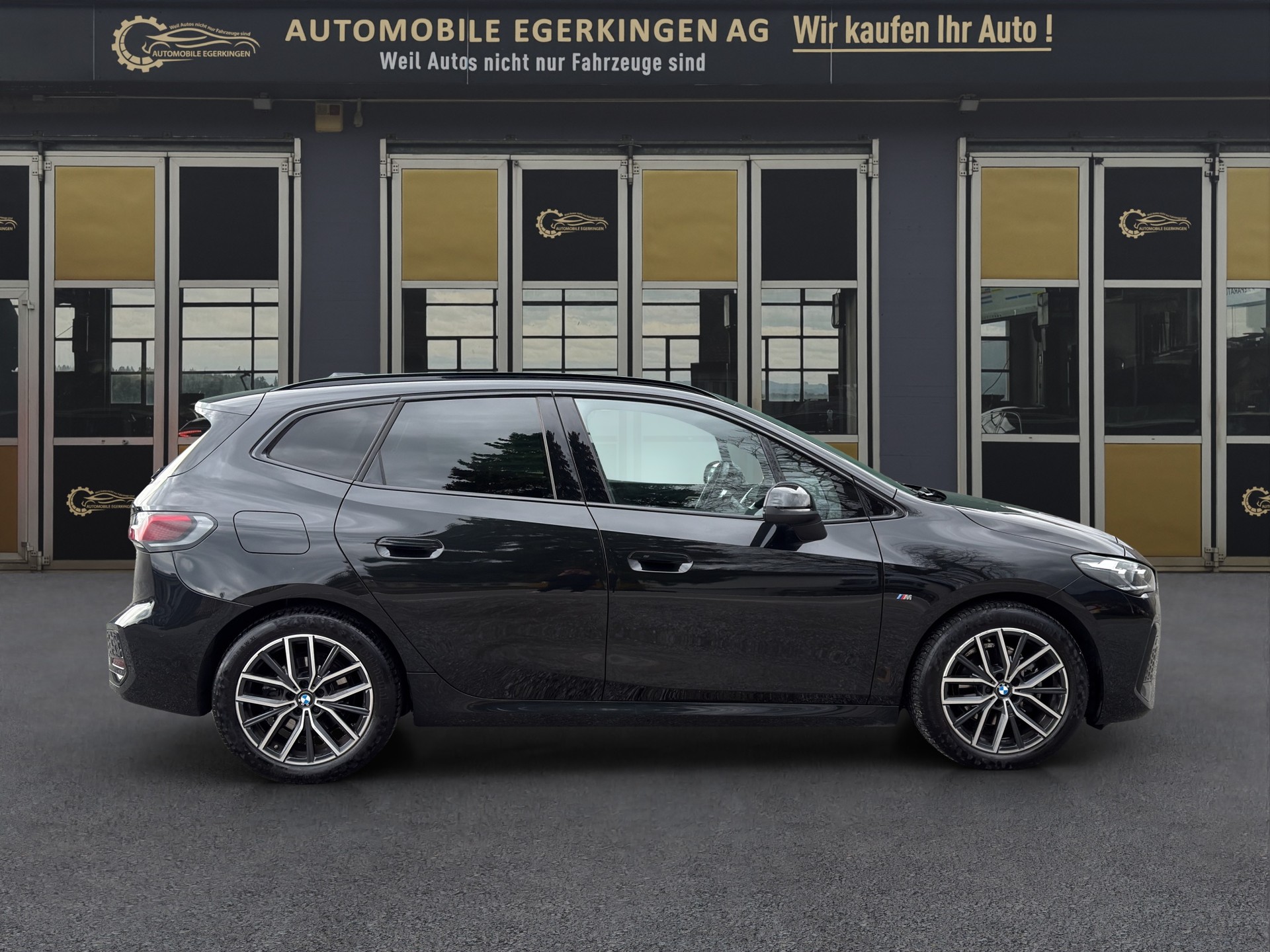 BMW 218d Active Tourer M Sport DKG-showroom-element-3