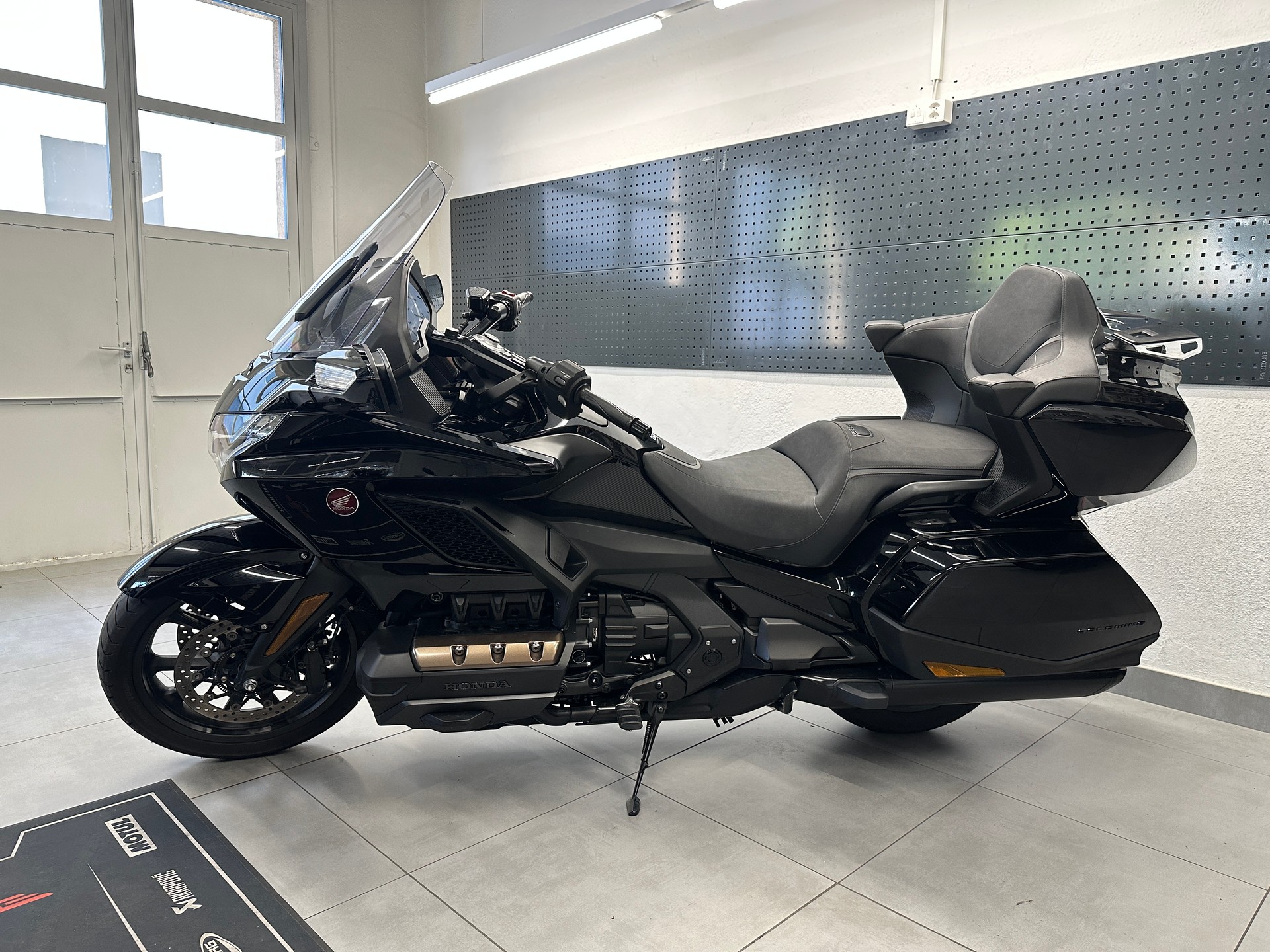 HONDA GL 1800 Gold Wing Tour DCT ABS | Occasion | 25’400 km | Top Zustand-image-7