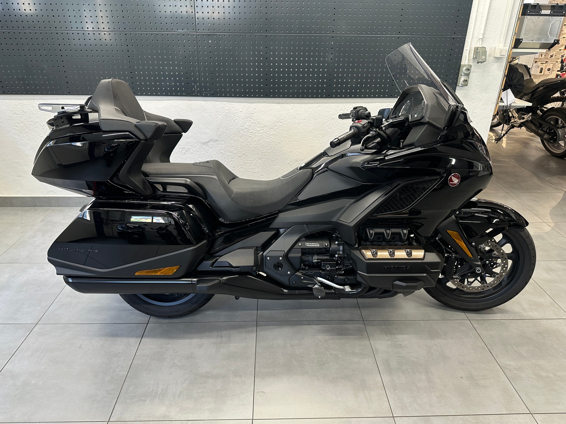 HONDA GL 1800 Gold Wing Tour DCT ABS | Occasion | 25’400 km | Top Zustand-image-6
