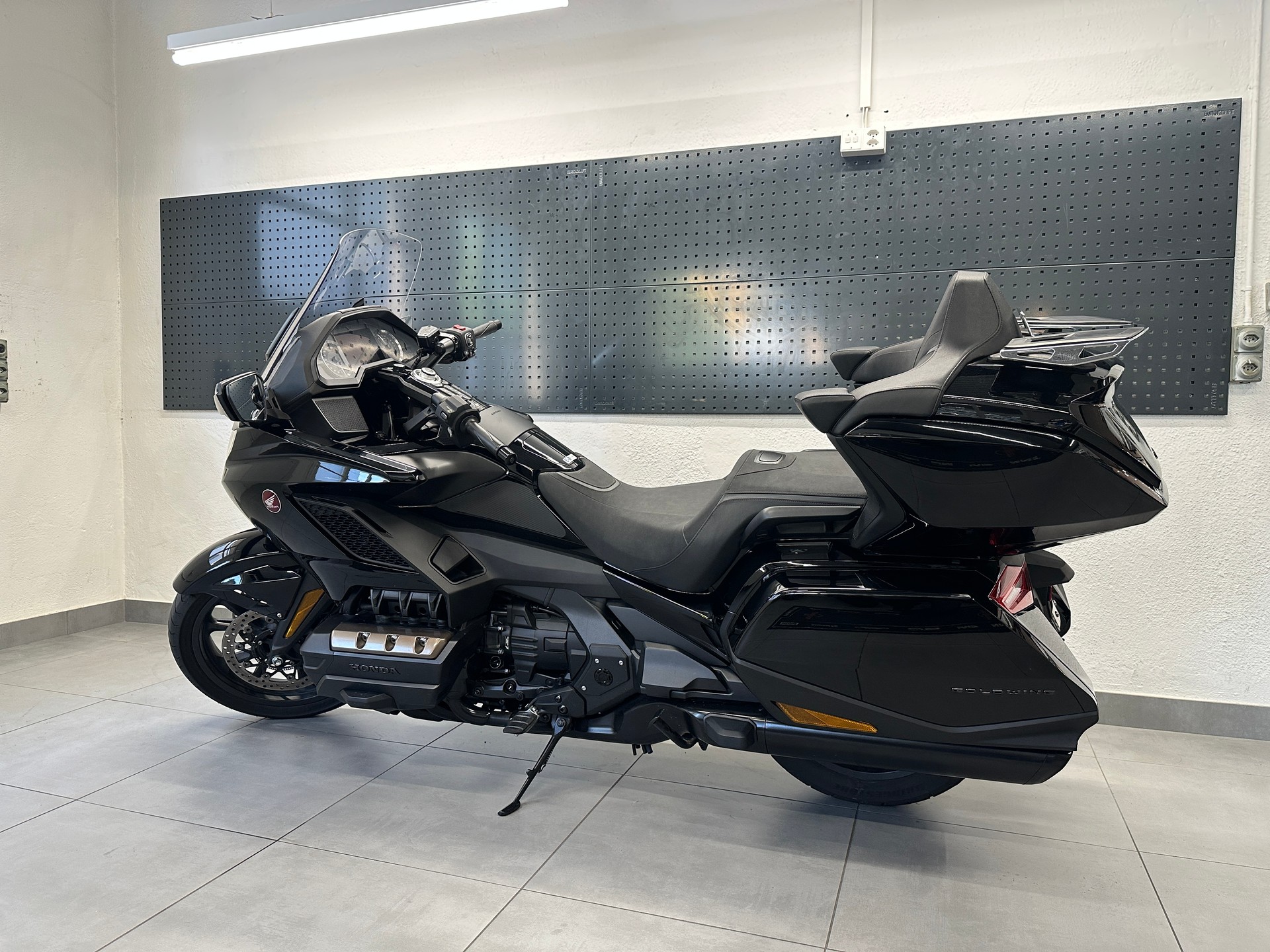 HONDA GL 1800 Gold Wing Tour DCT ABS | Occasion | 25’400 km | Top Zustand-image-10
