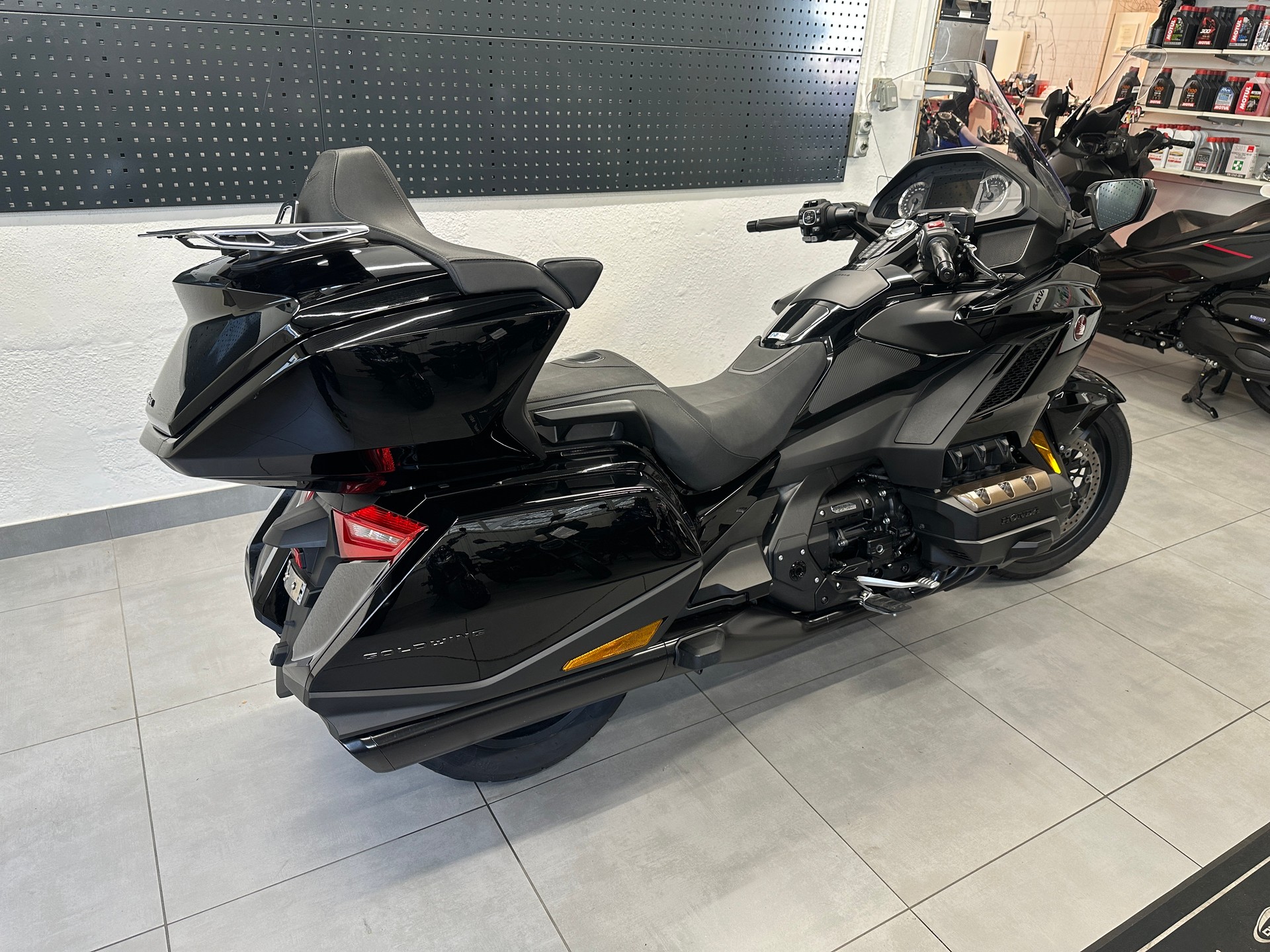 HONDA GL 1800 Gold Wing Tour DCT ABS | Occasion | 25’400 km | Top Zustand-image-5