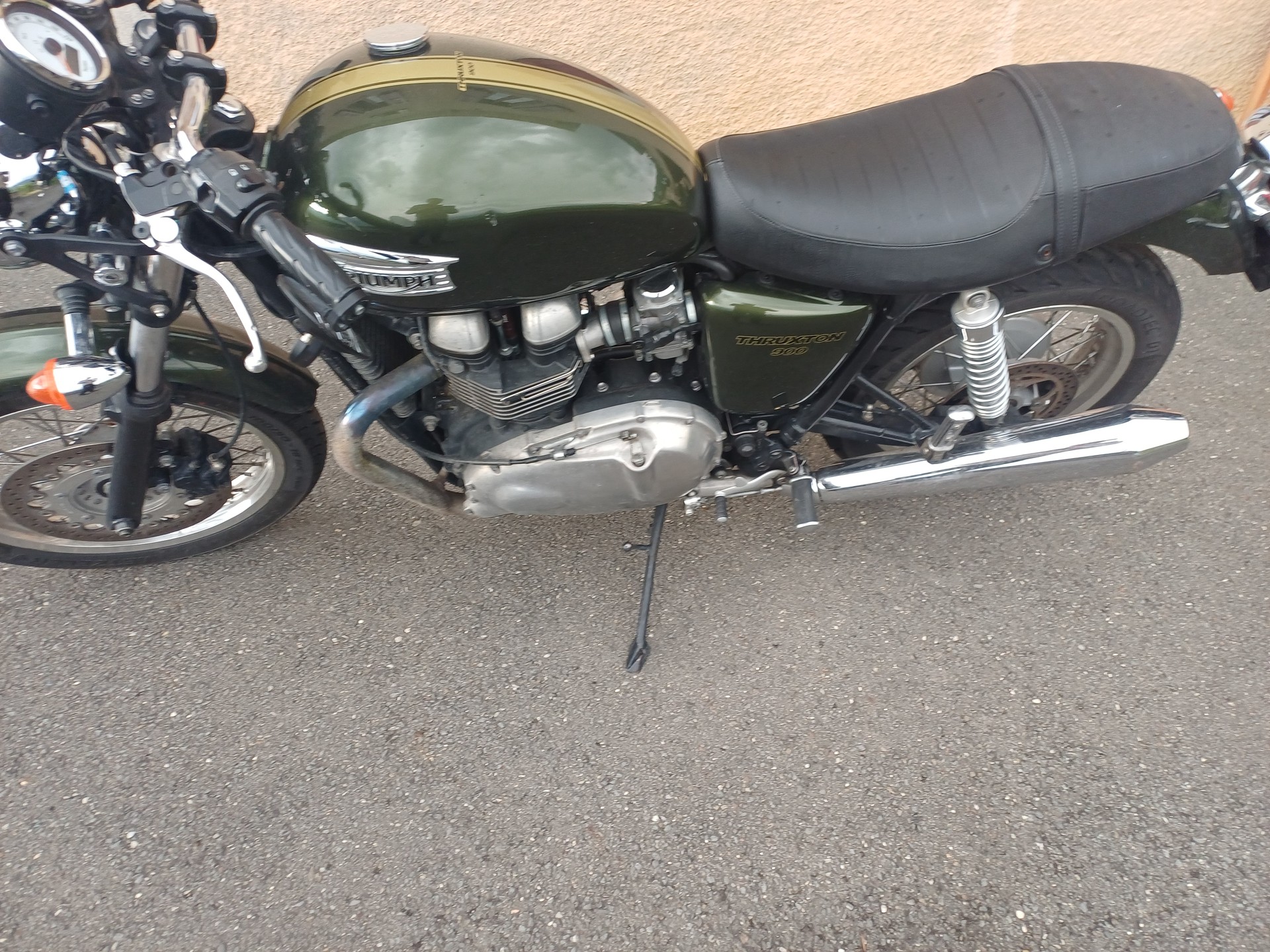 TRIUMPH 900-image-4