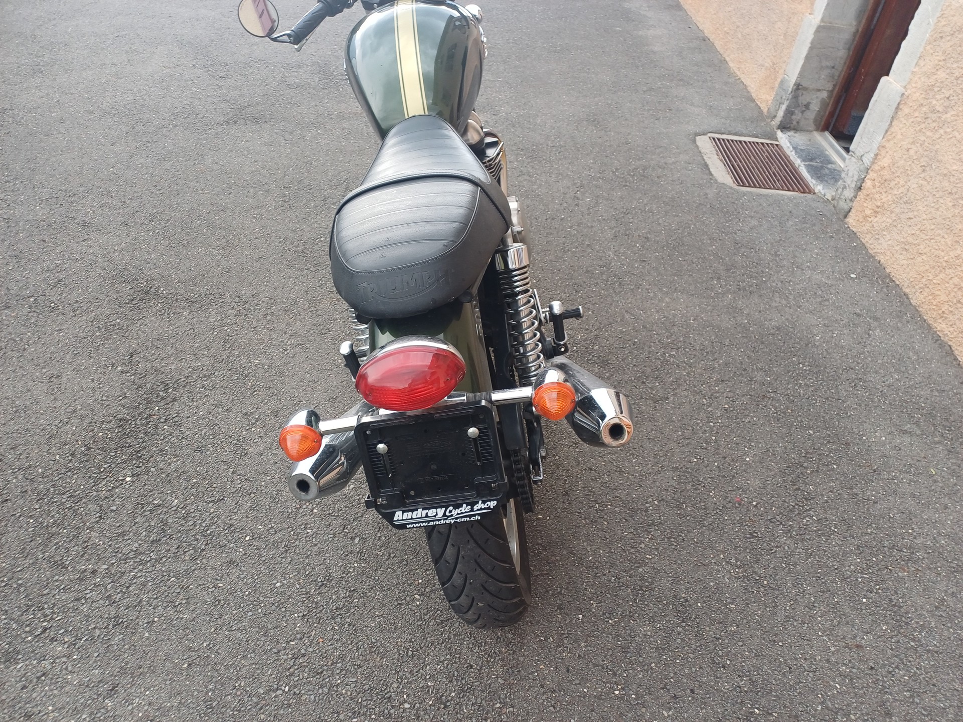 TRIUMPH 900-image-5
