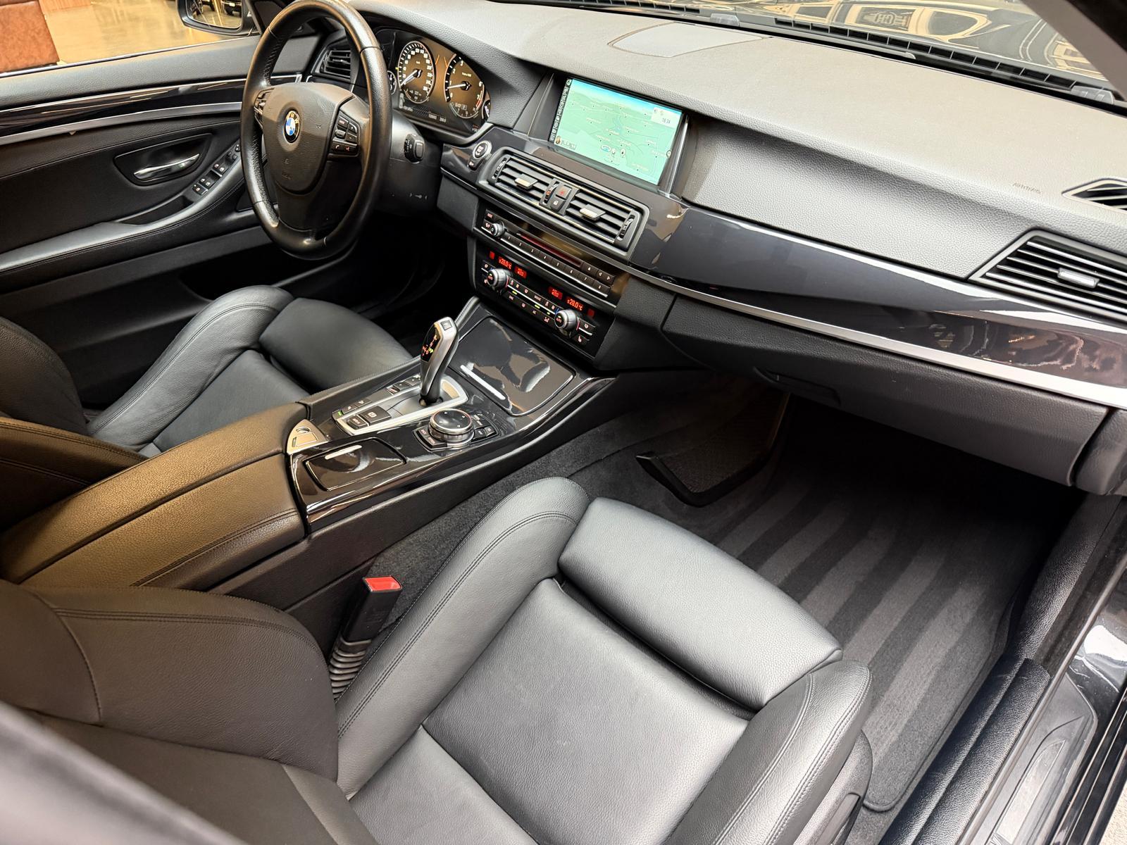 BMW 535i xDrive-image-16