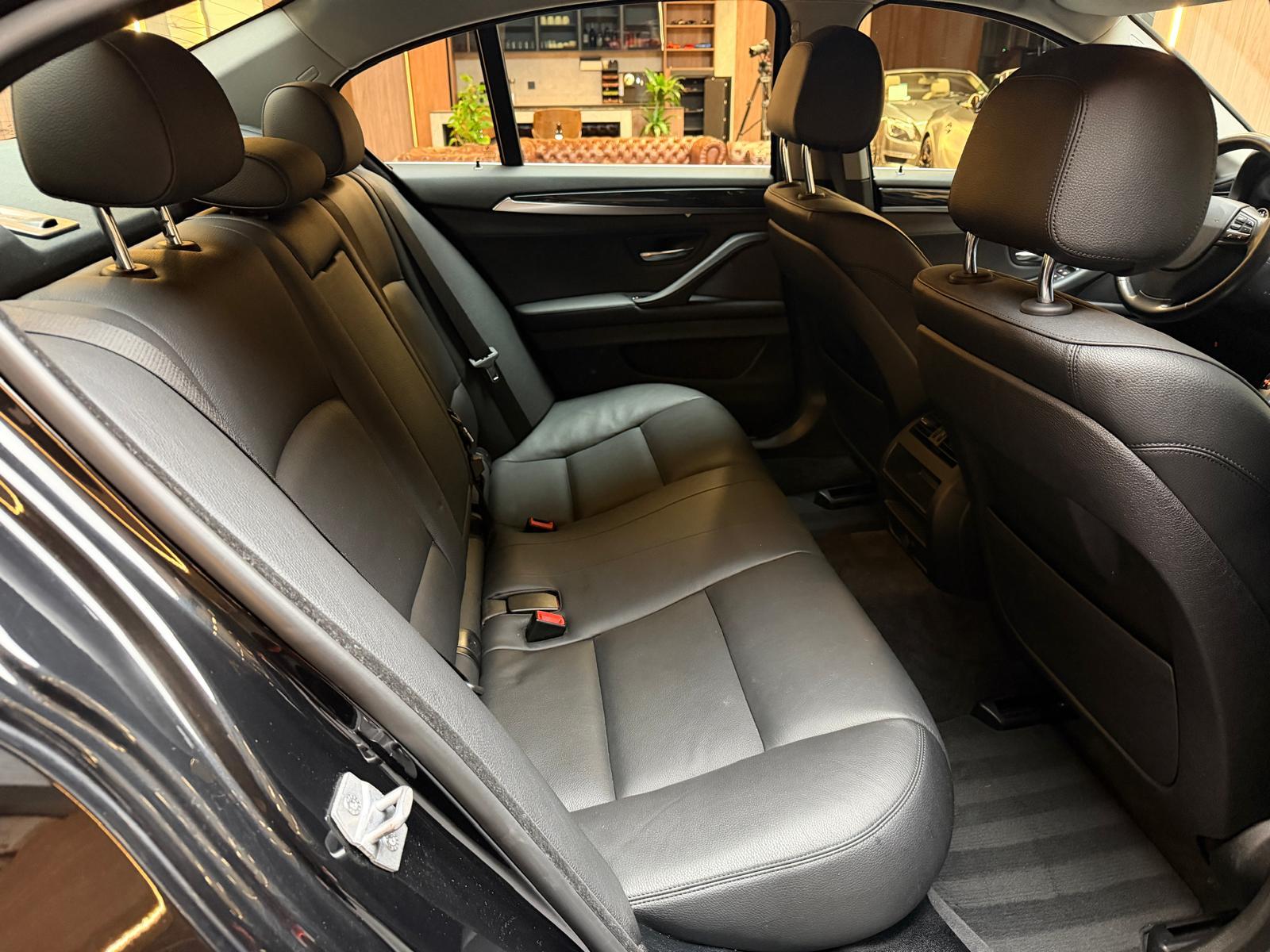 BMW 535i xDrive-image-18