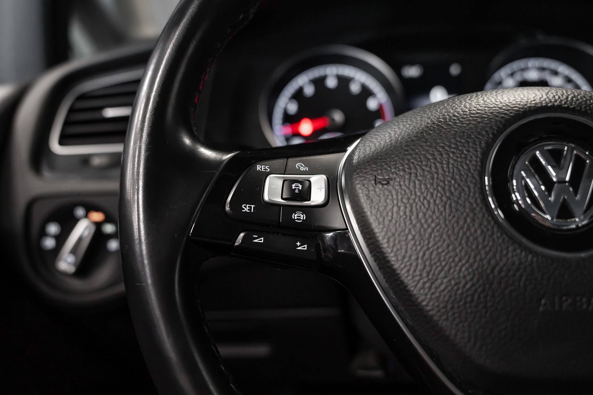 VW Golf 1.5 TSI EVO Comfortline DSG-image-12