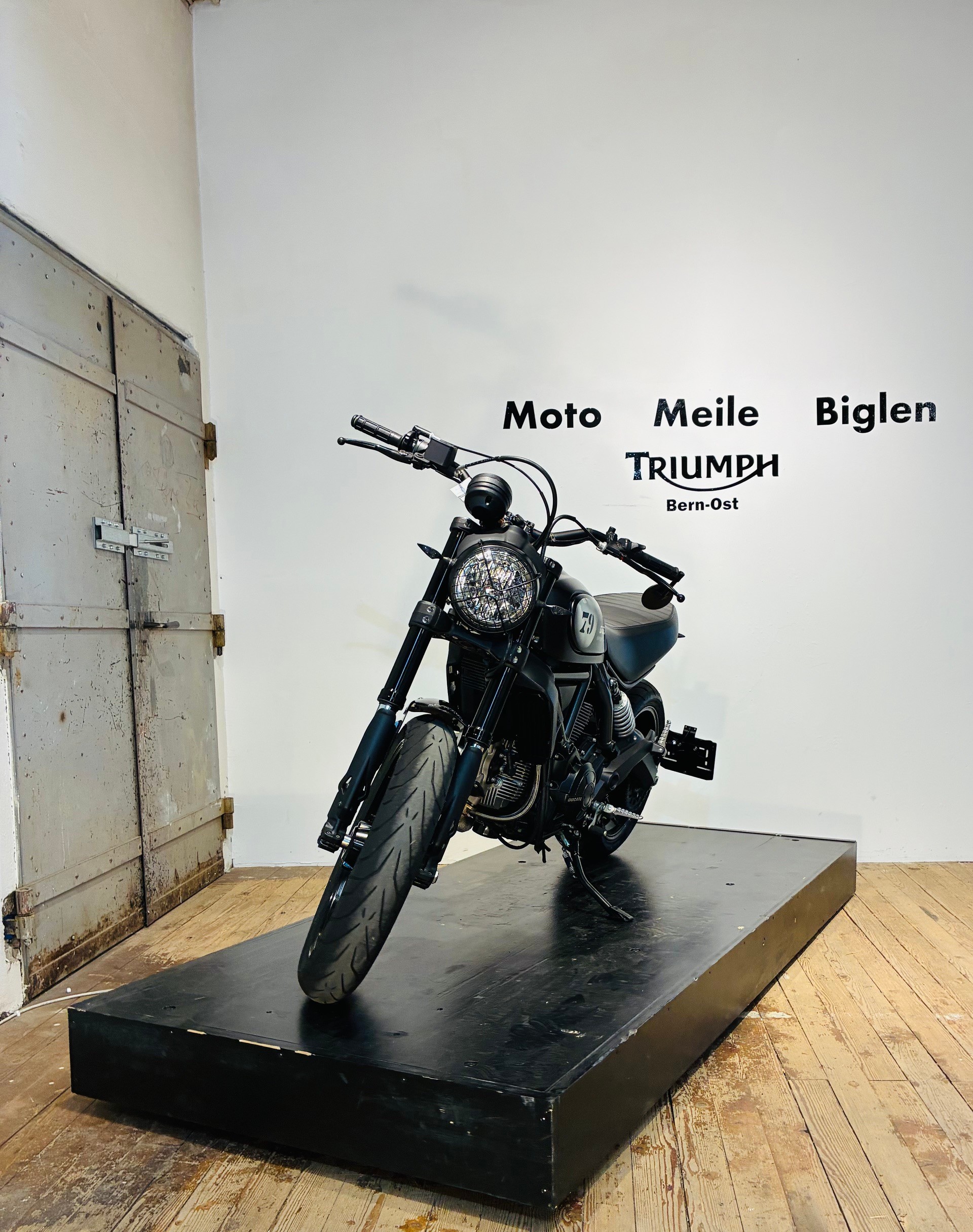 DUCATI Scrambler 800 Classic ABS-showroom-element-1