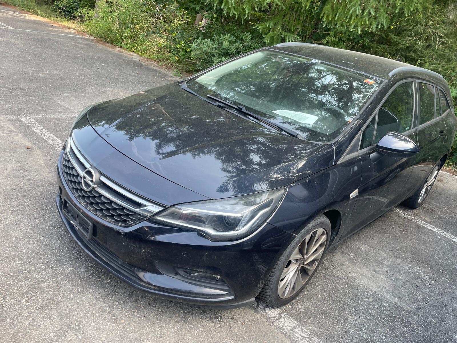OPEL Astra Sports Tourer 1.4i Turbo Dynamic Automatic-image-2