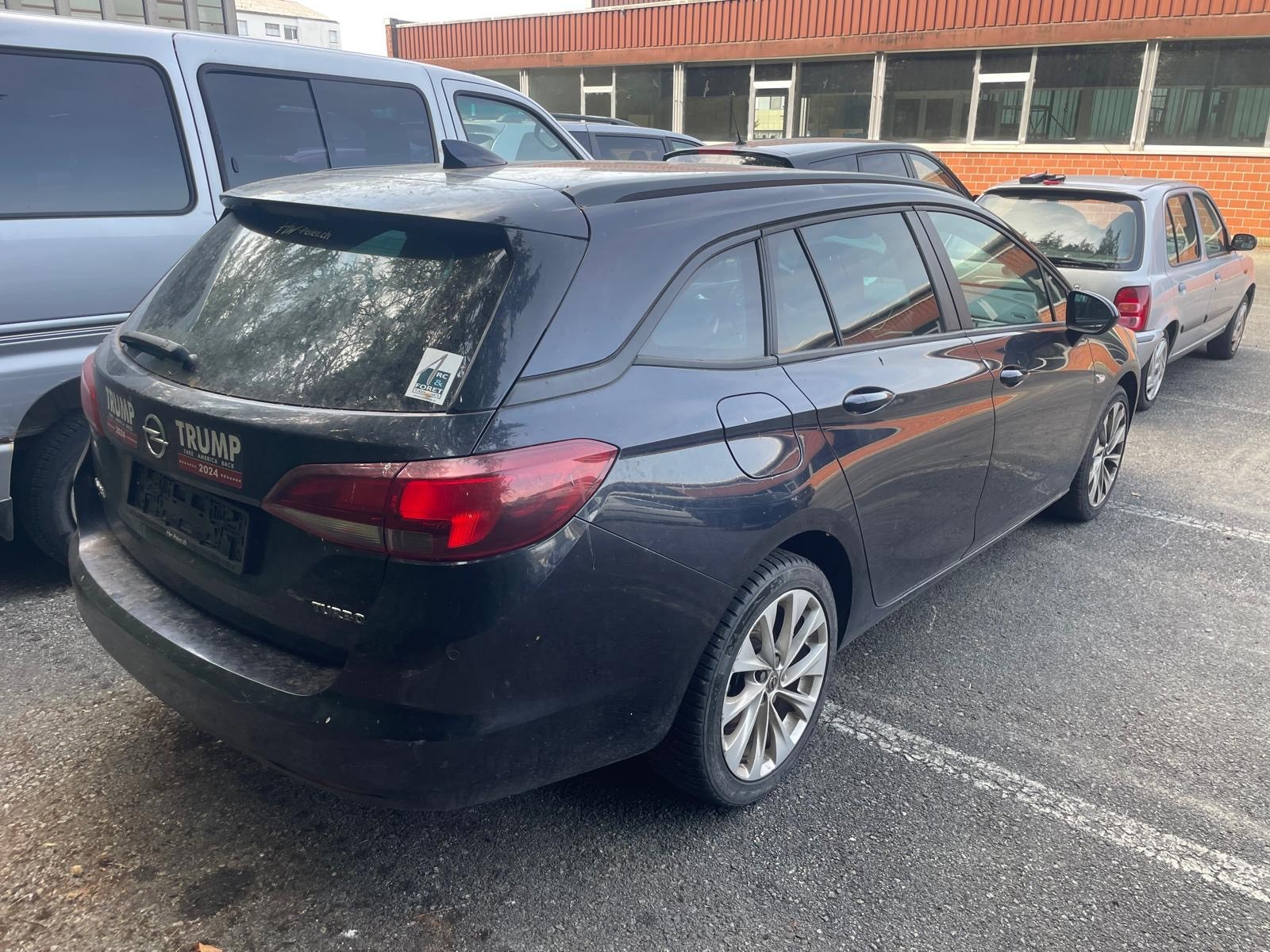 OPEL Astra Sports Tourer 1.4i Turbo Dynamic Automatic-image-4