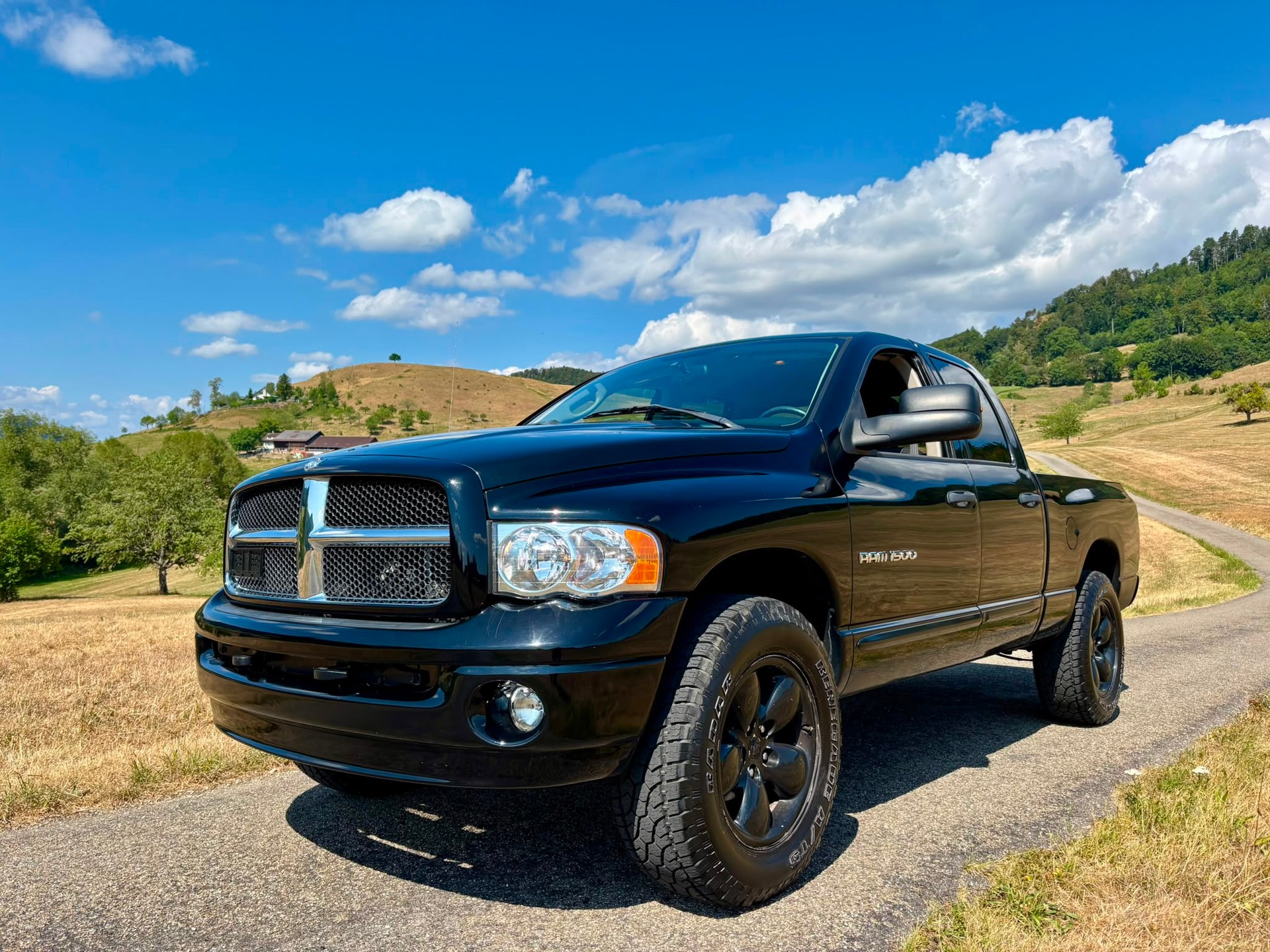 DODGE RAM 1500 Quad Cab 4x4-image-4