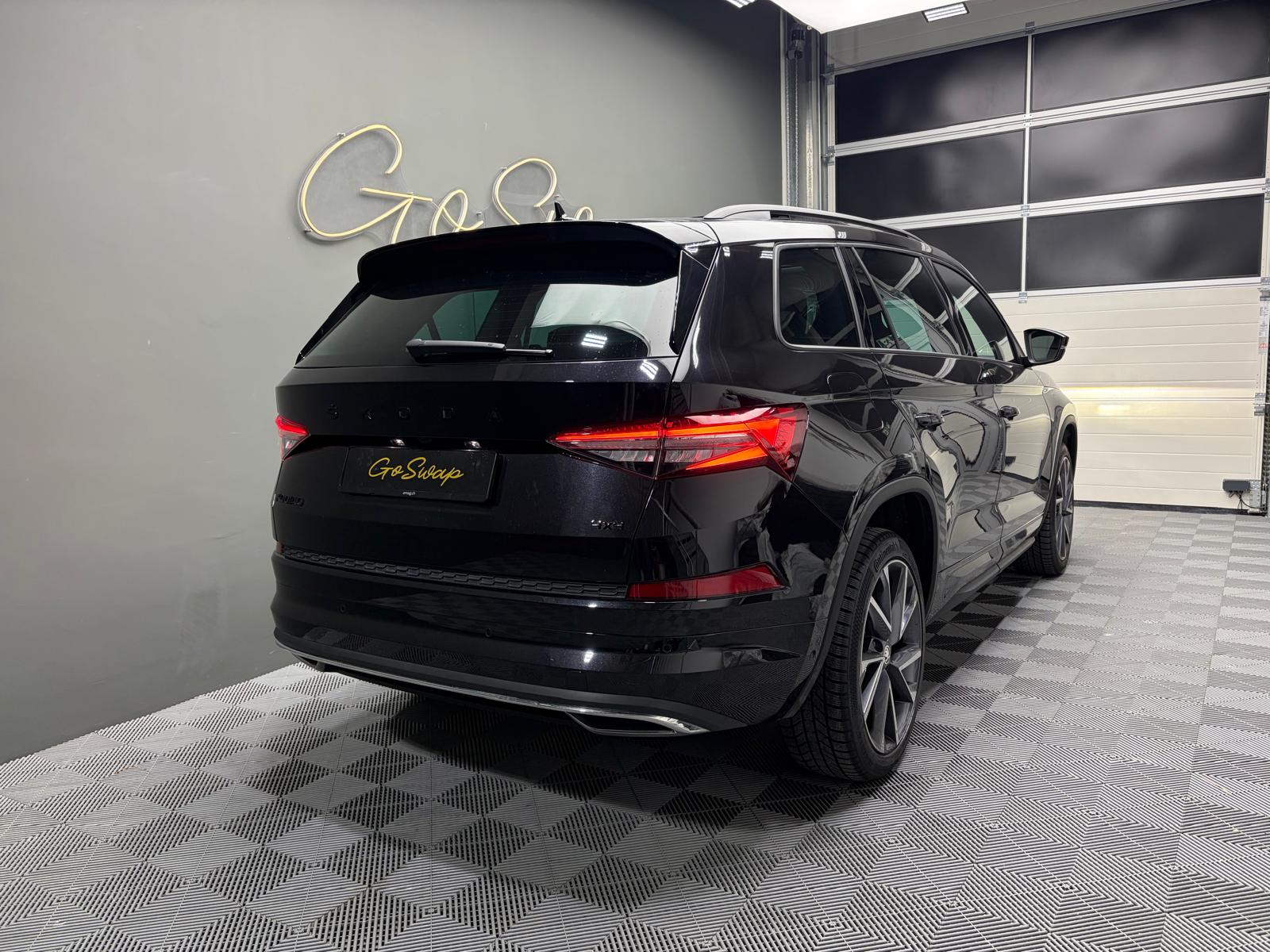 SKODA Kodiaq 2.0 TSI 4x4 SportLine - 7 places - Toit ouvrant-showroom-element-3