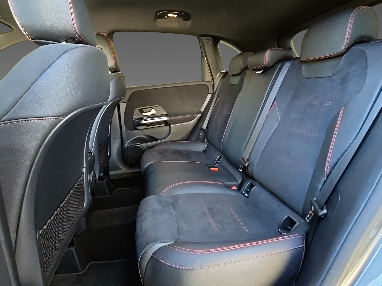 MERCEDES-BENZ B 200 Night Star AMG-Line-image-10