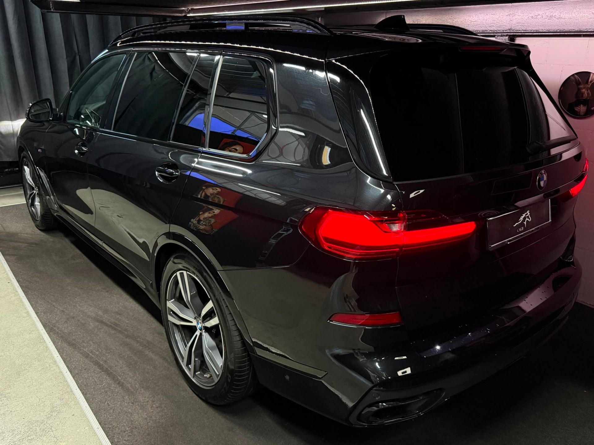 BMW X7 xDrive 30d Steptronic M- Sport / 6 Plätze / Sky Panorama / Laser Licht / back Screen / First Class Paket / AHG Etc..-image-5