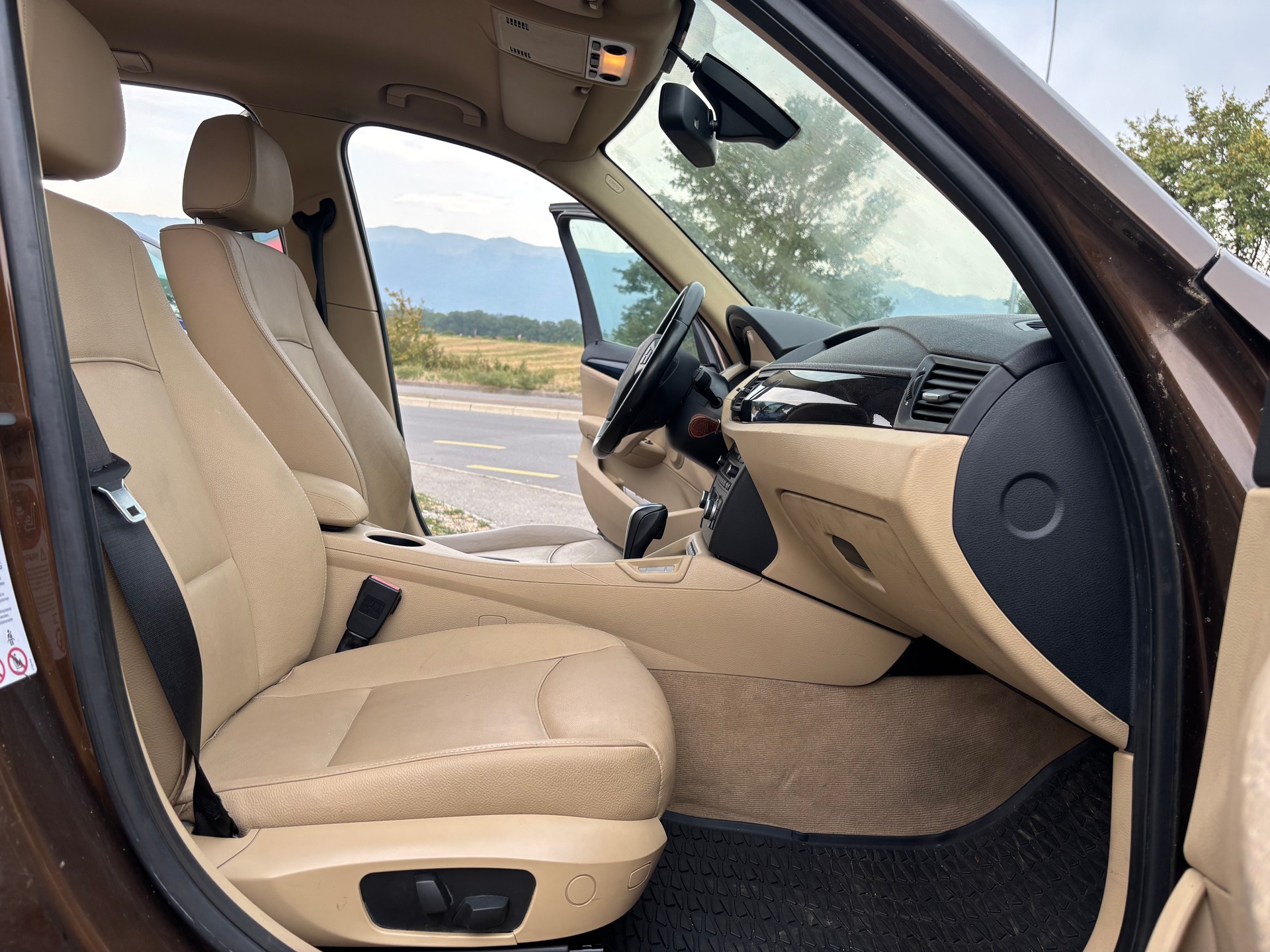 BMW X1 xDrive 20d Steptronic-image-12