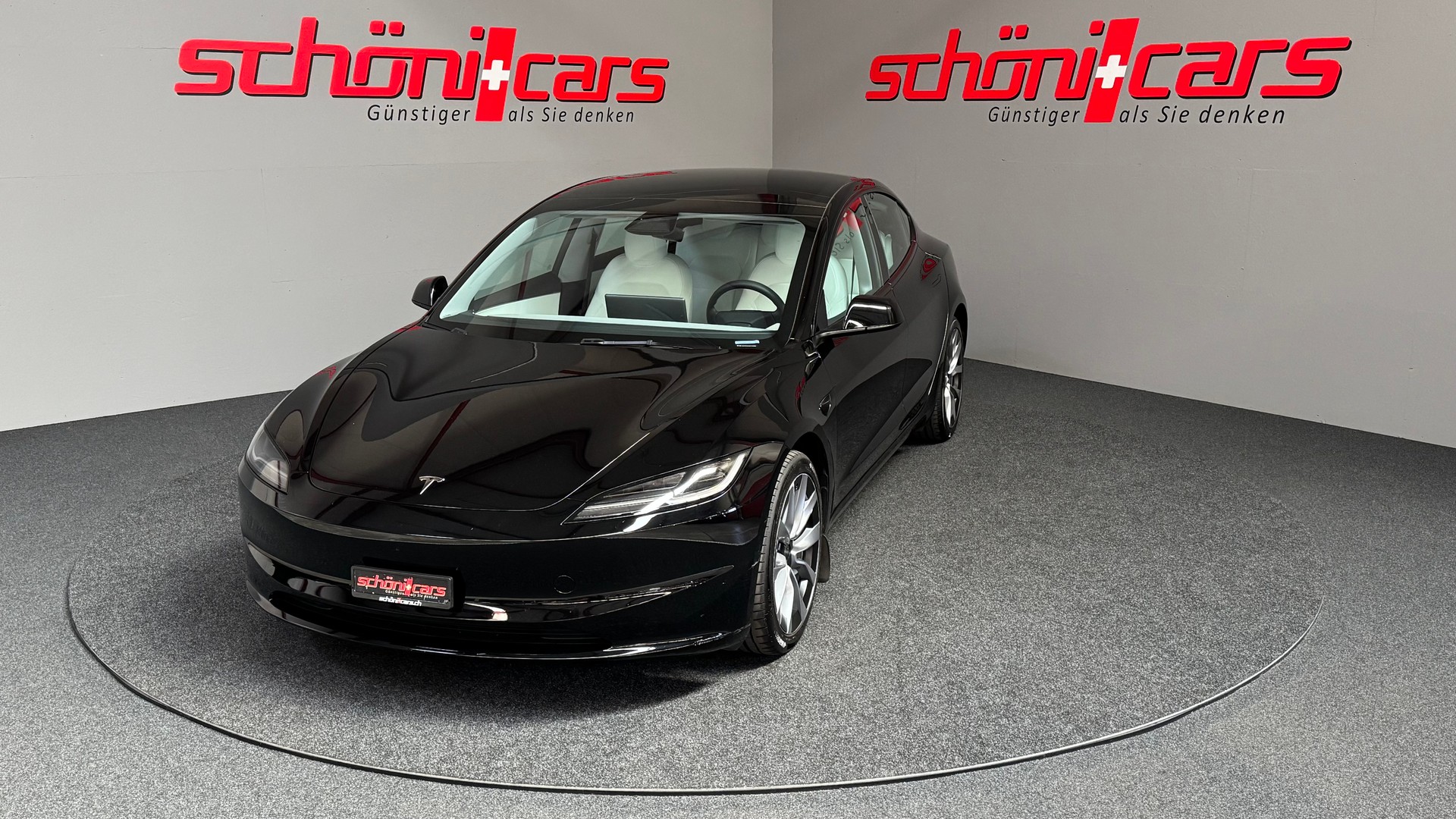 TESLA Model 3 Long Range Dual Motor AWD-showroom-element-1