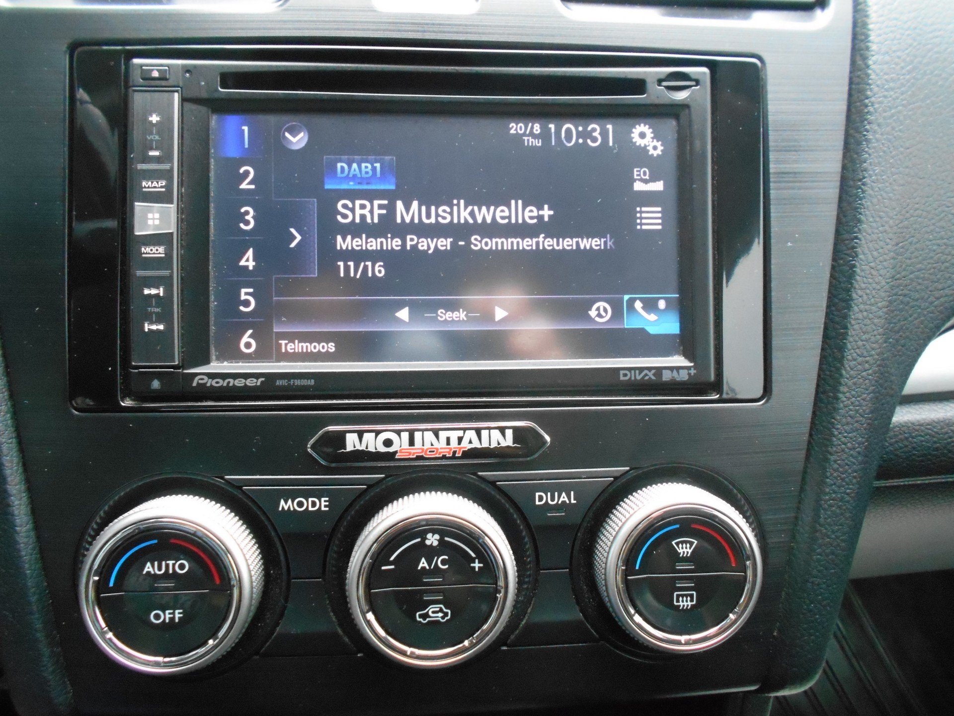 SUBARU XV 2.0 Swiss Two AWD CVT-image-11