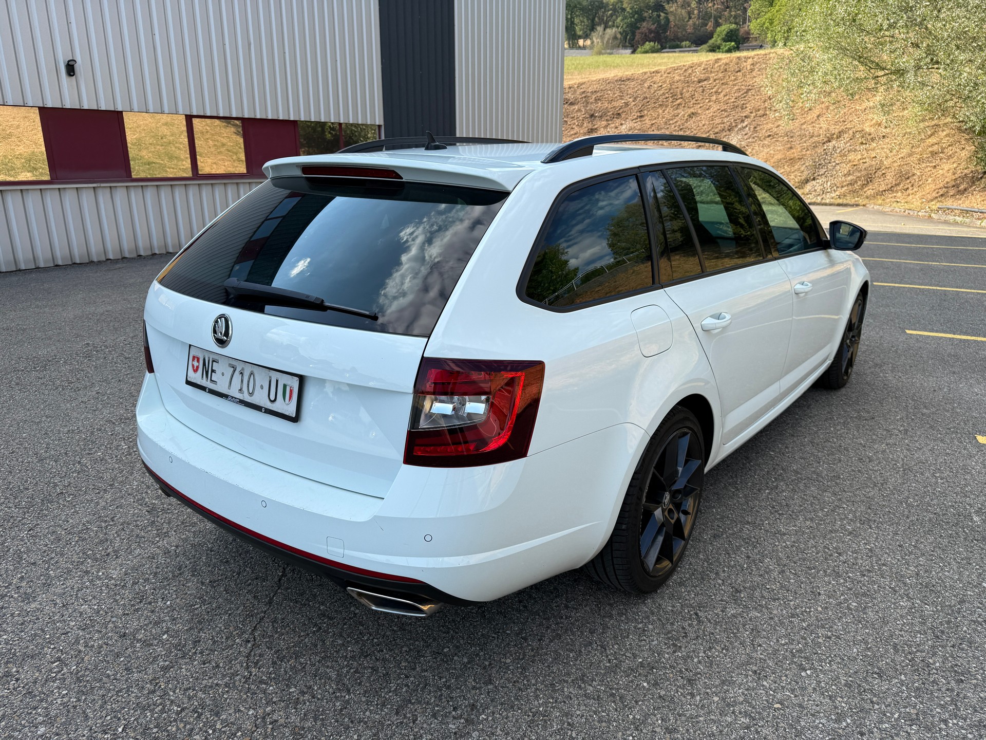 SKODA Octavia Combi 2.0 TDI RS 4x4 DSG-image-2