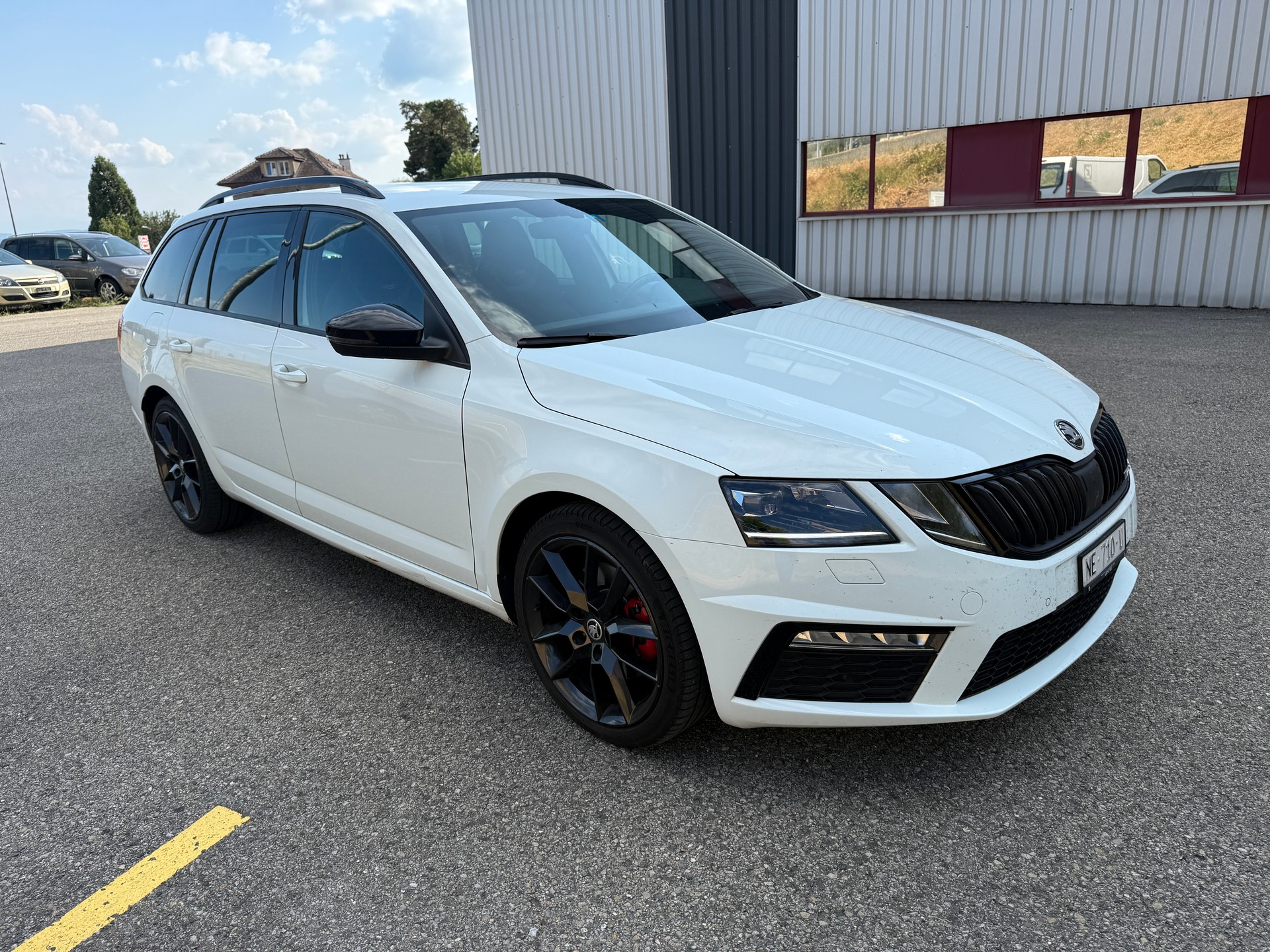 SKODA Octavia Combi 2.0 TDI RS 4x4 DSG-image-10