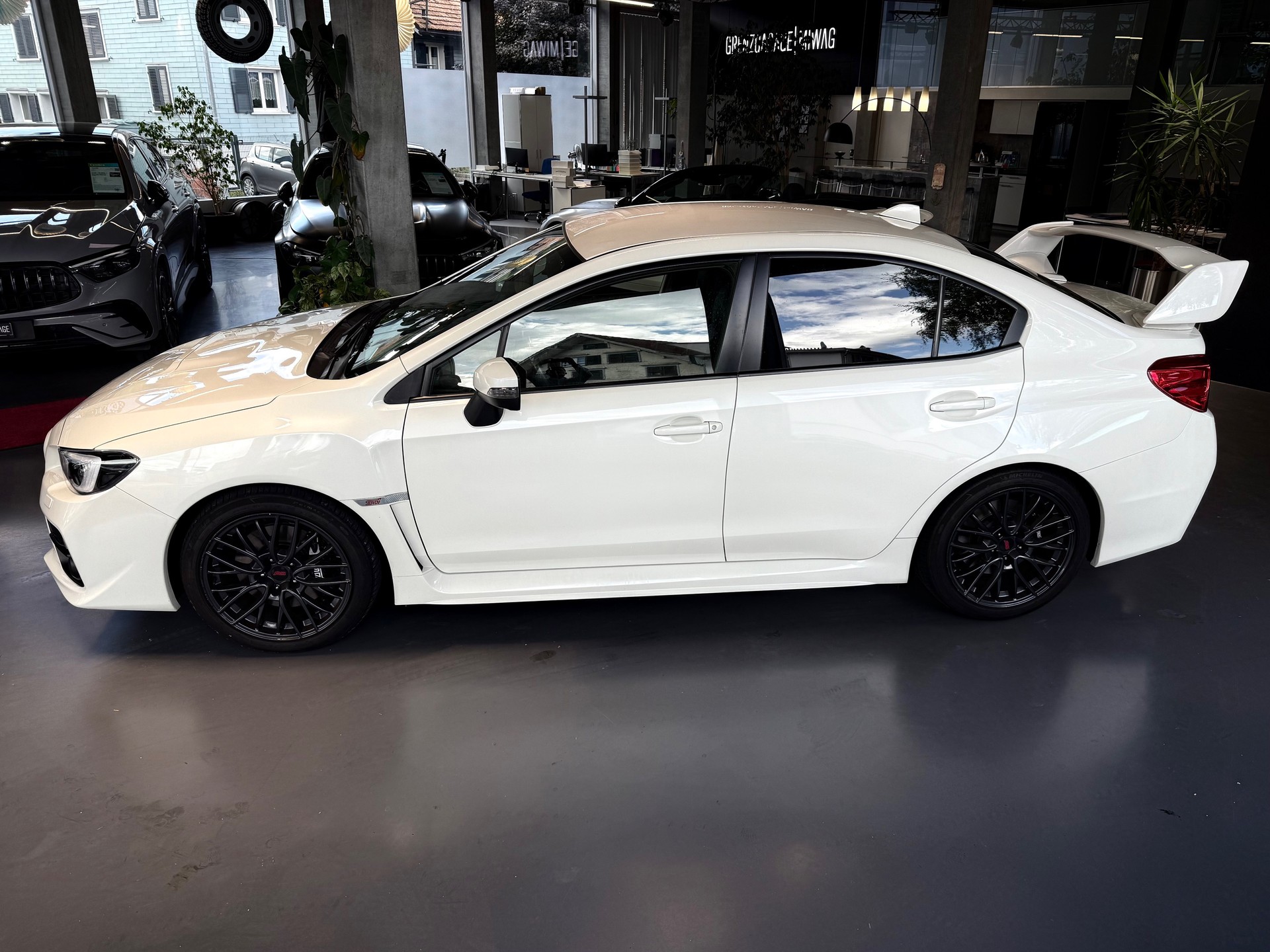SUBARU WRX 2.5 Turbo 4WD STI Sport S-showroom-element-2