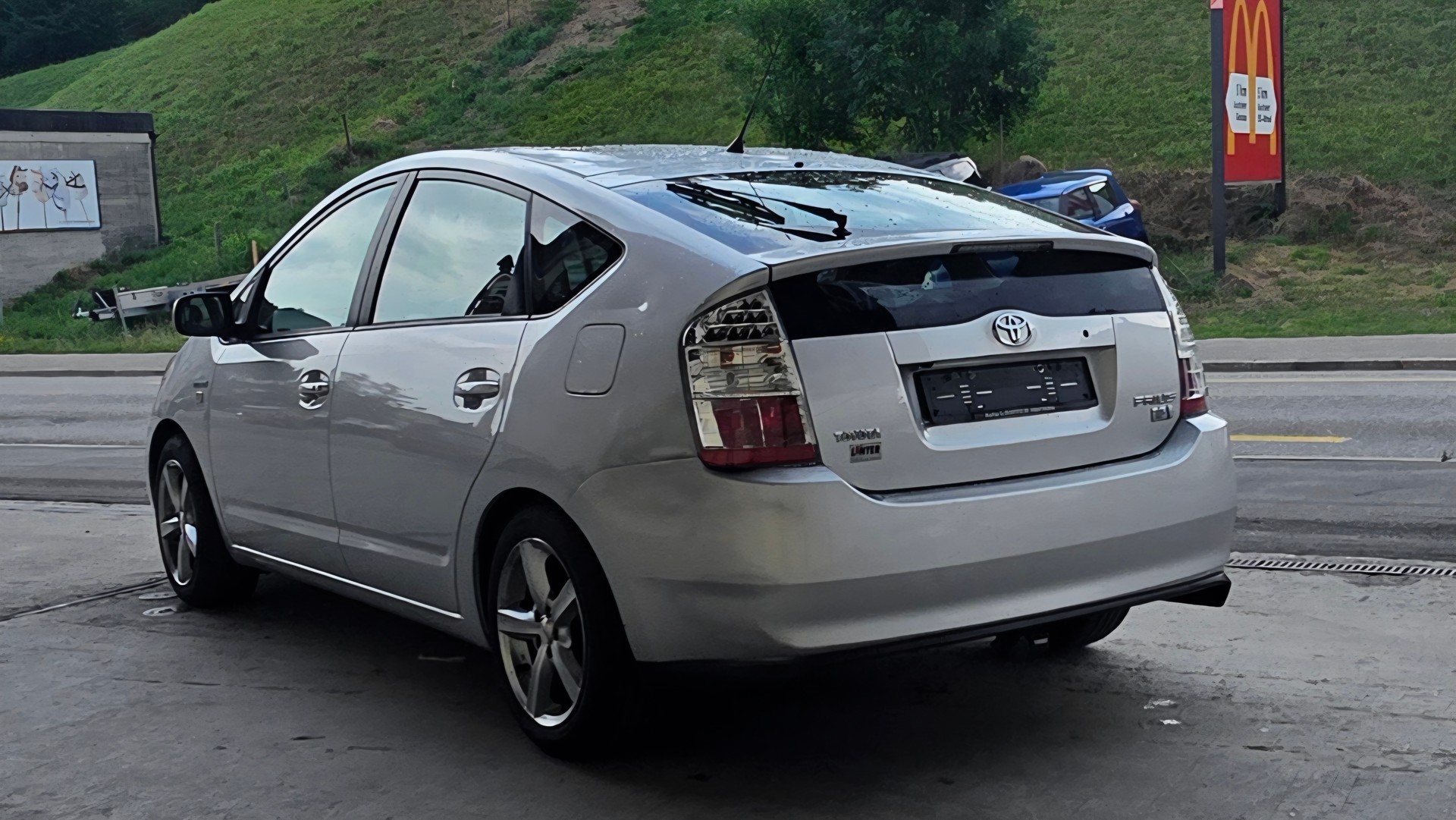 TOYOTA Prius 1.5 16V Hybrid Limited-image-3