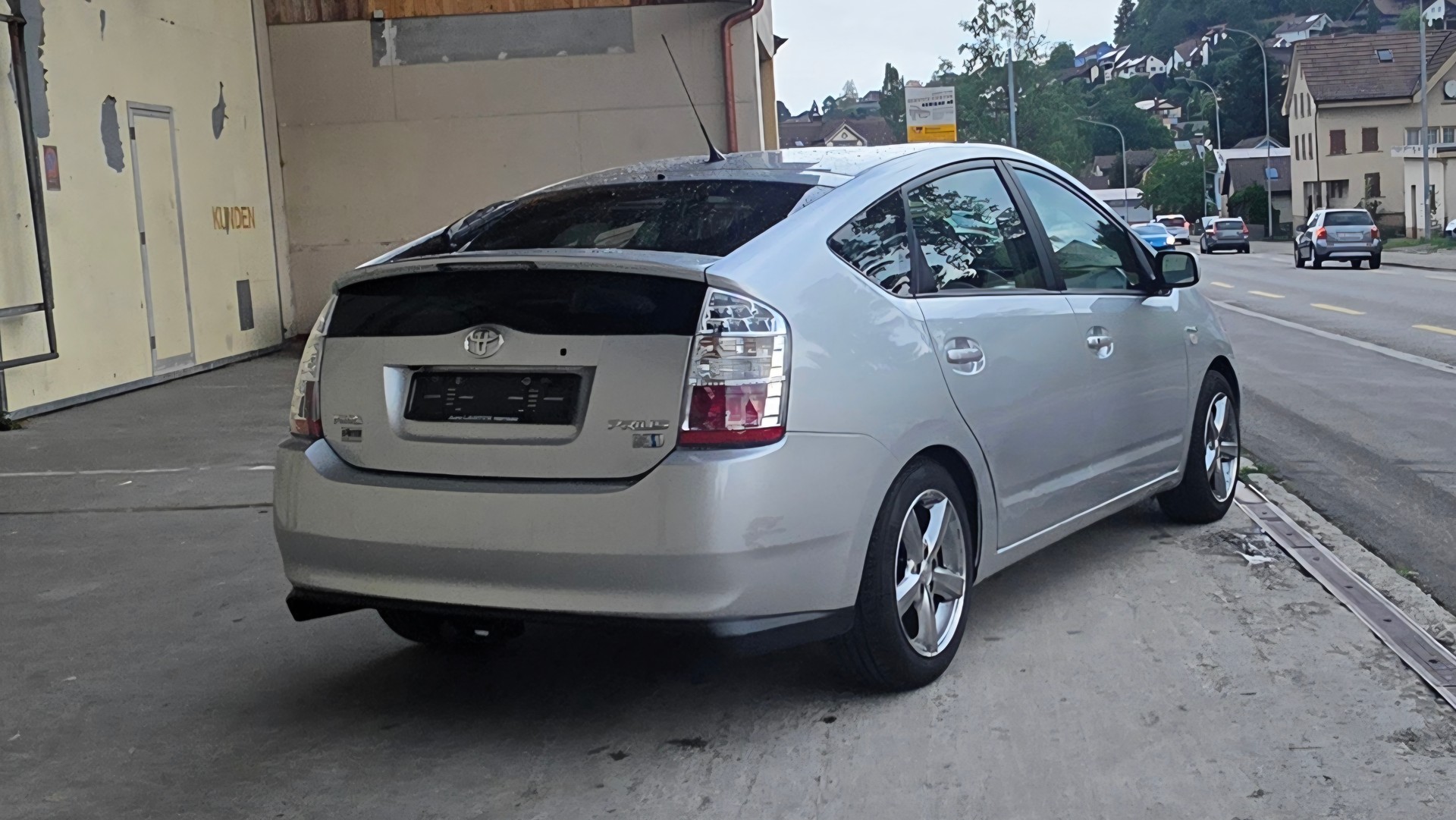 TOYOTA Prius 1.5 16V Hybrid Limited-image-2