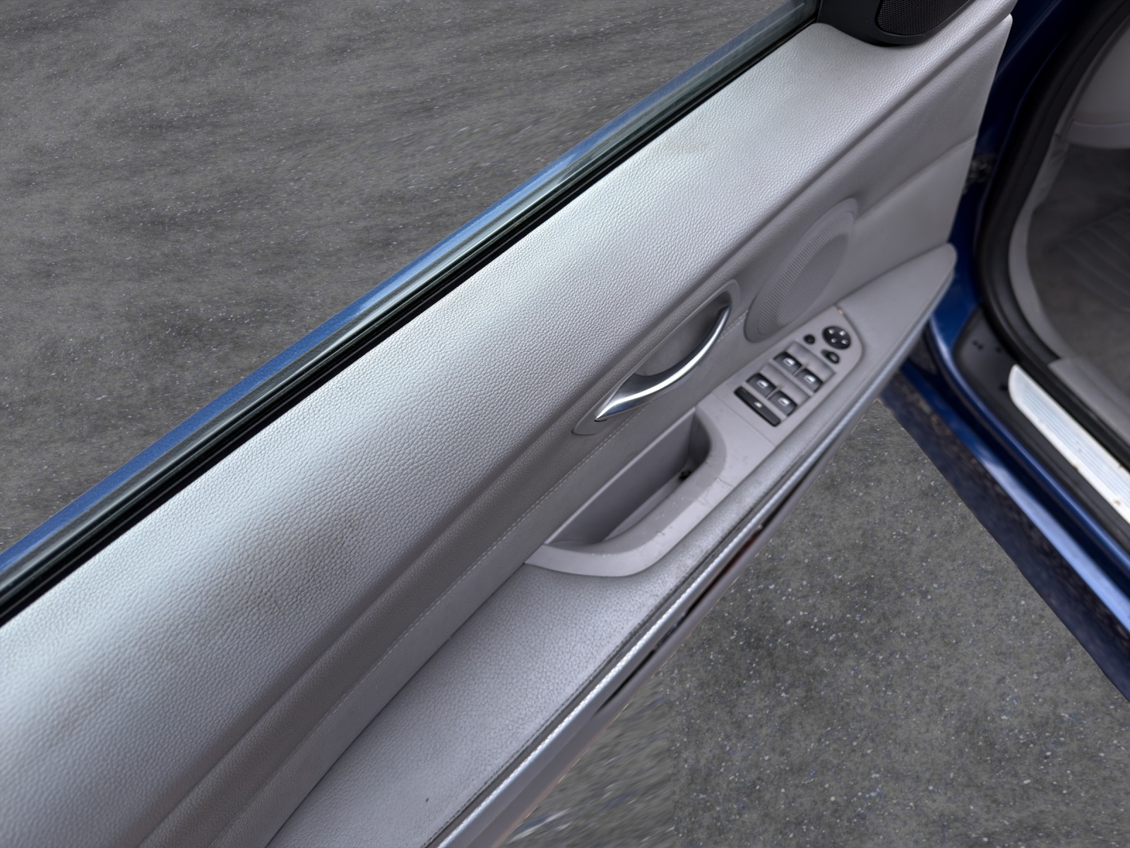 BMW BMW 335i xDrive-image-14