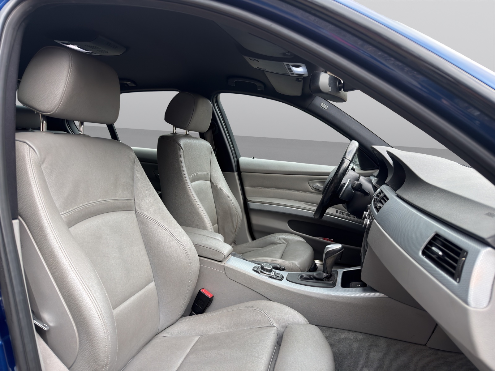 BMW BMW 335i xDrive-showroom-element-1