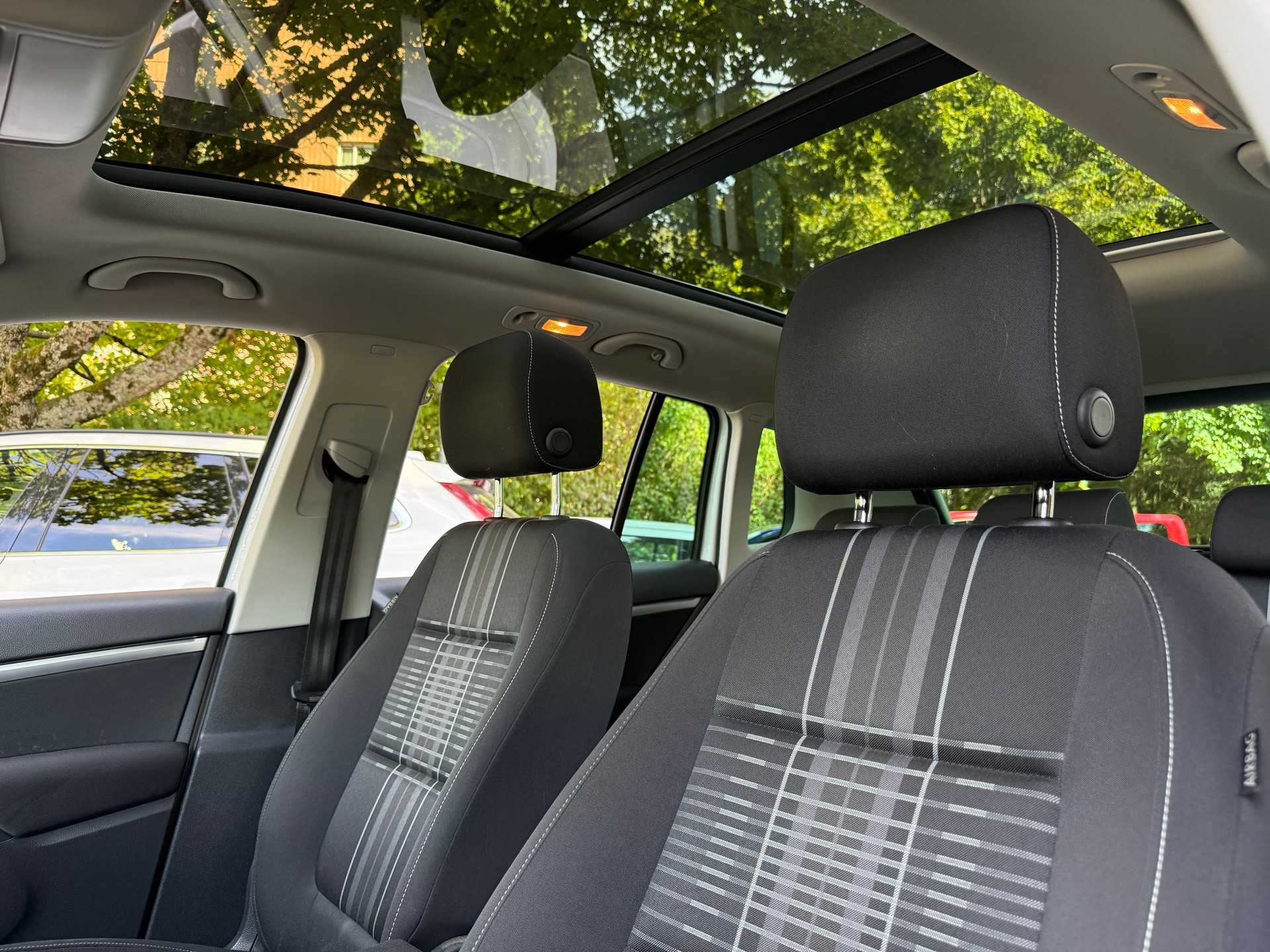 VW Tiguan 2.0 TSI Lounge 4Motion DSG 180 CV-image-9