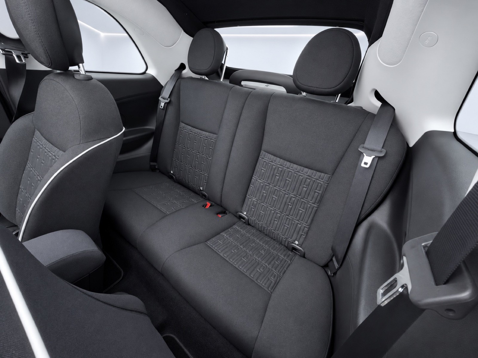 FIAT 500 C electric 87 kW Swiss Edition-image-12