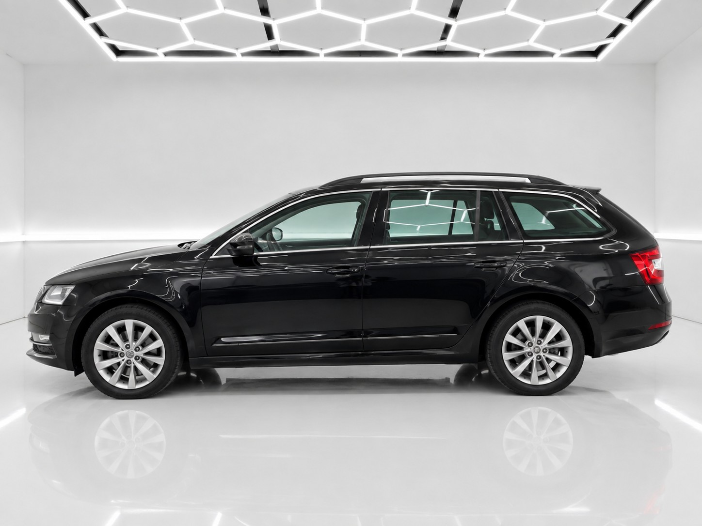 SKODA Octavia Combi 2.0 TDI Style 4x4 DSG-showroom-element-2