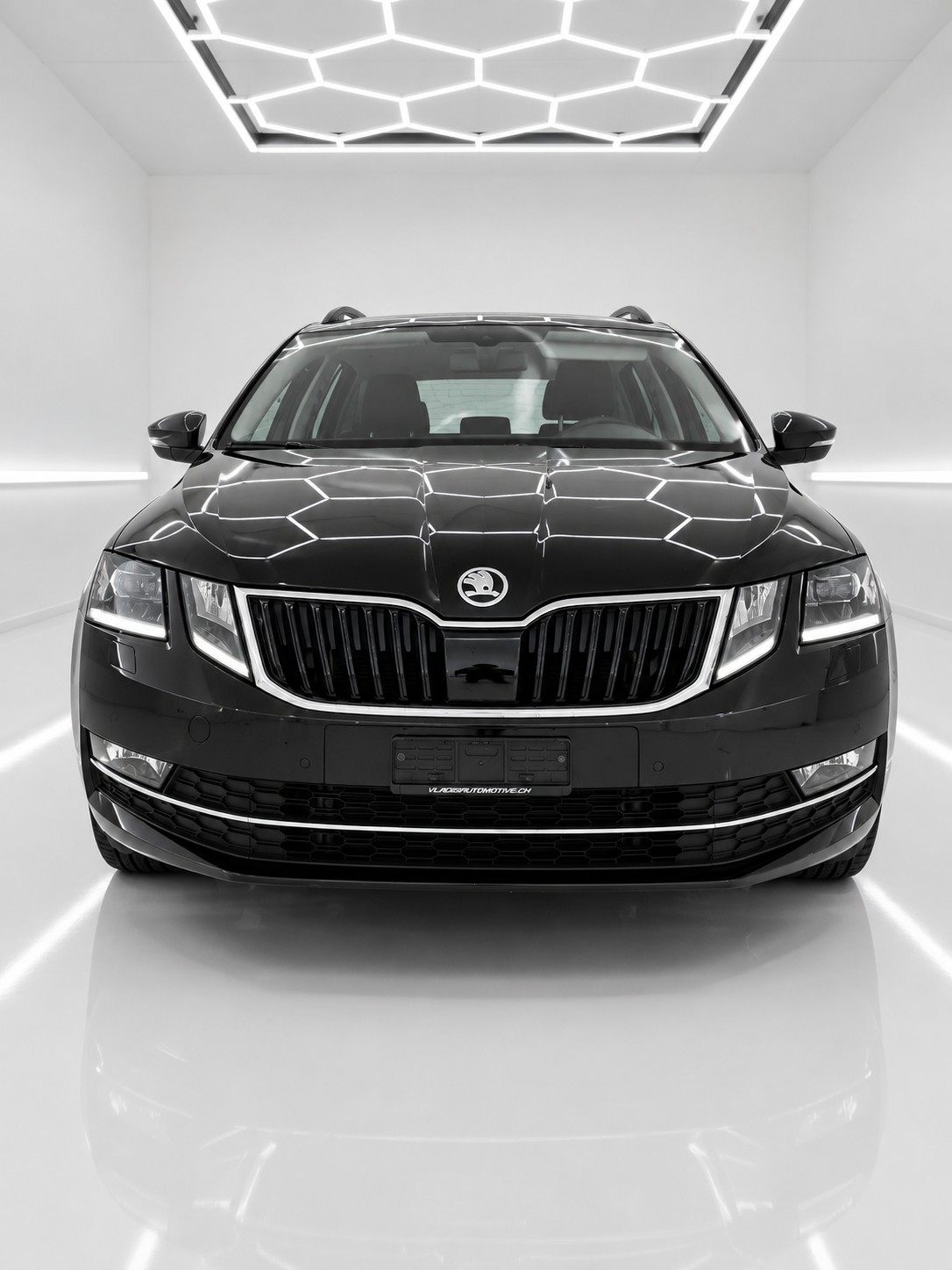 SKODA Octavia Combi 2.0 TDI Style 4x4 DSG-showroom-element-1