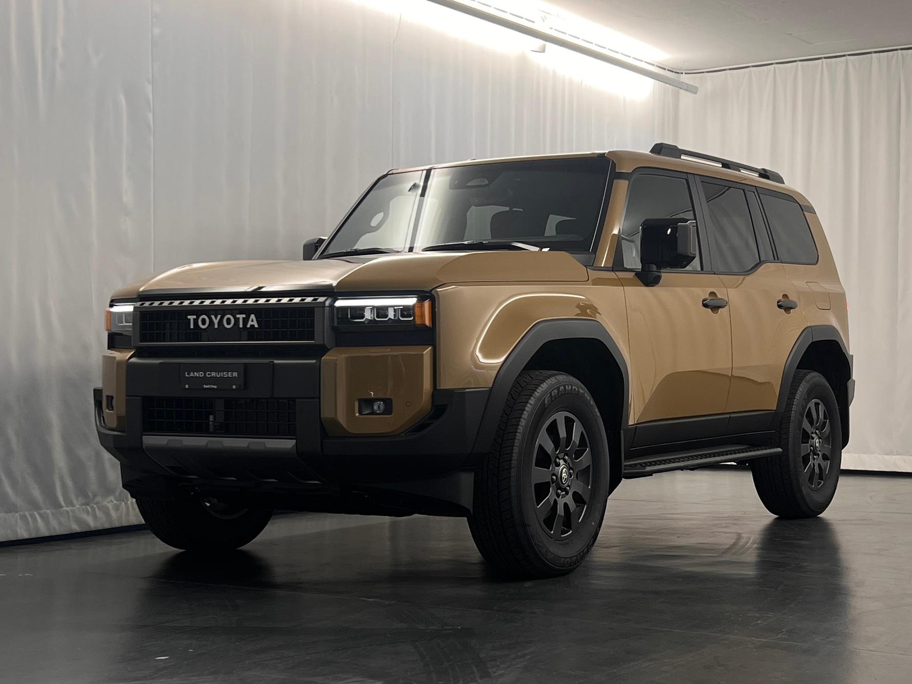 TOYOTA Land Cruiser 2.8 D Style-showroom-element-1