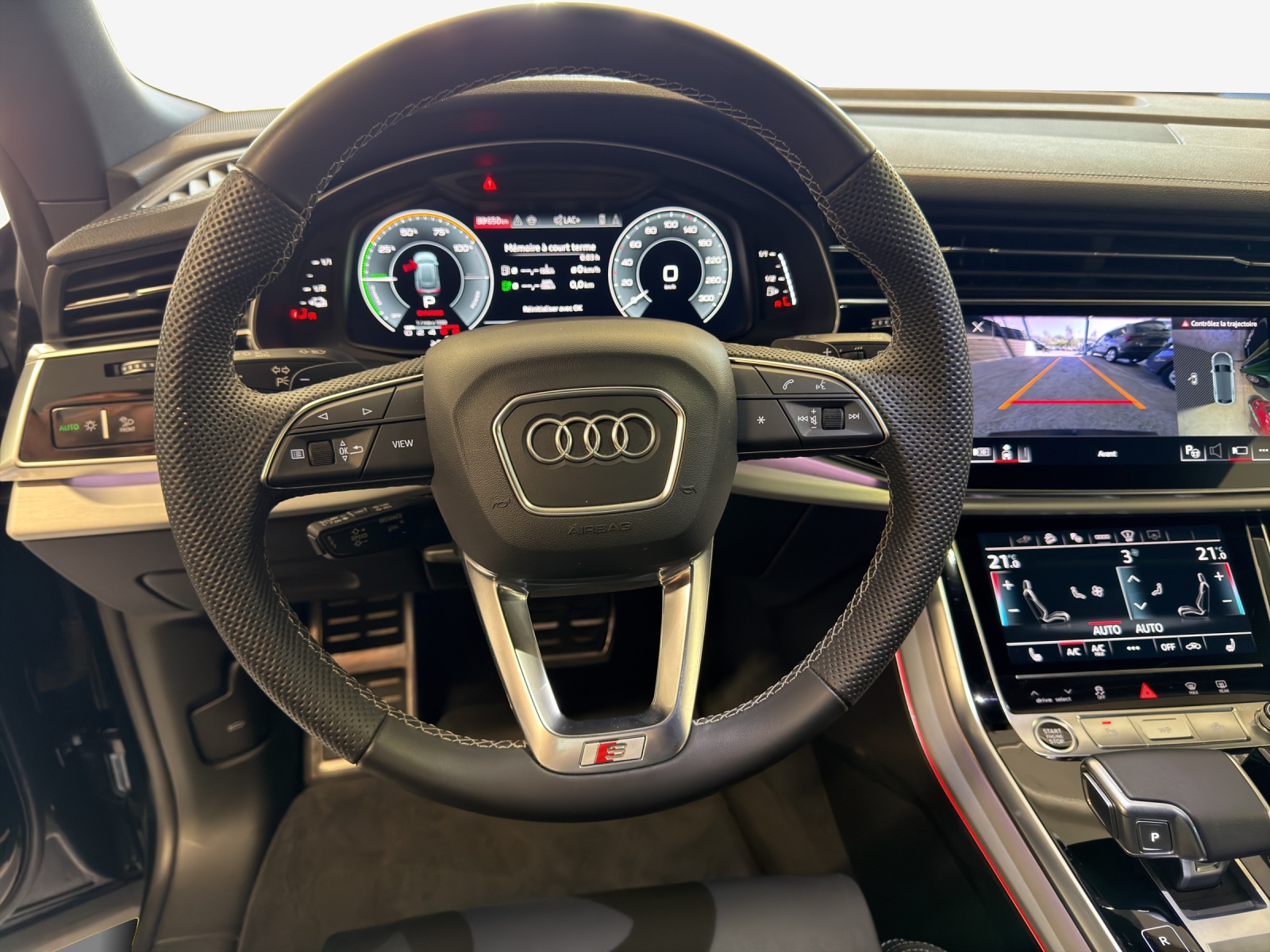 AUDI Q8 SUV TFSI e quattro 290 kW Attraction tiptronic-image-9