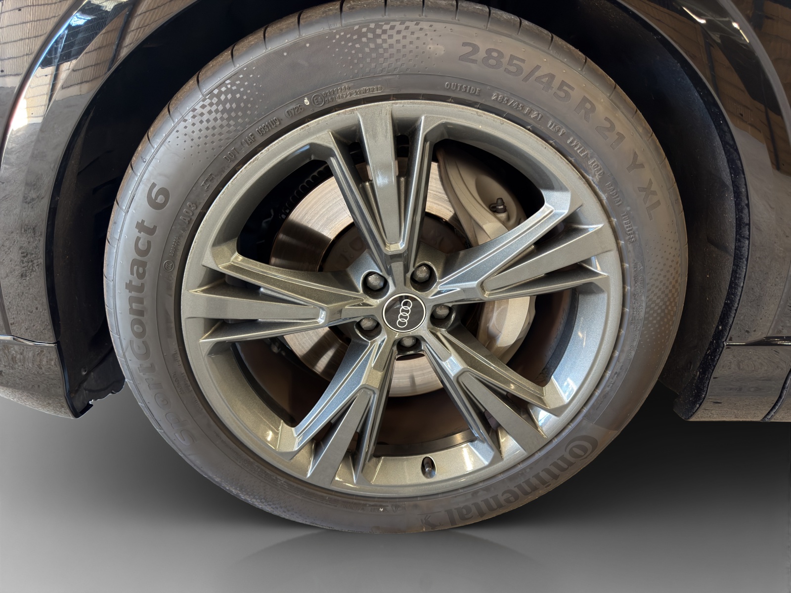 AUDI Q8 SUV TFSI e quattro 290 kW Attraction tiptronic-image-13