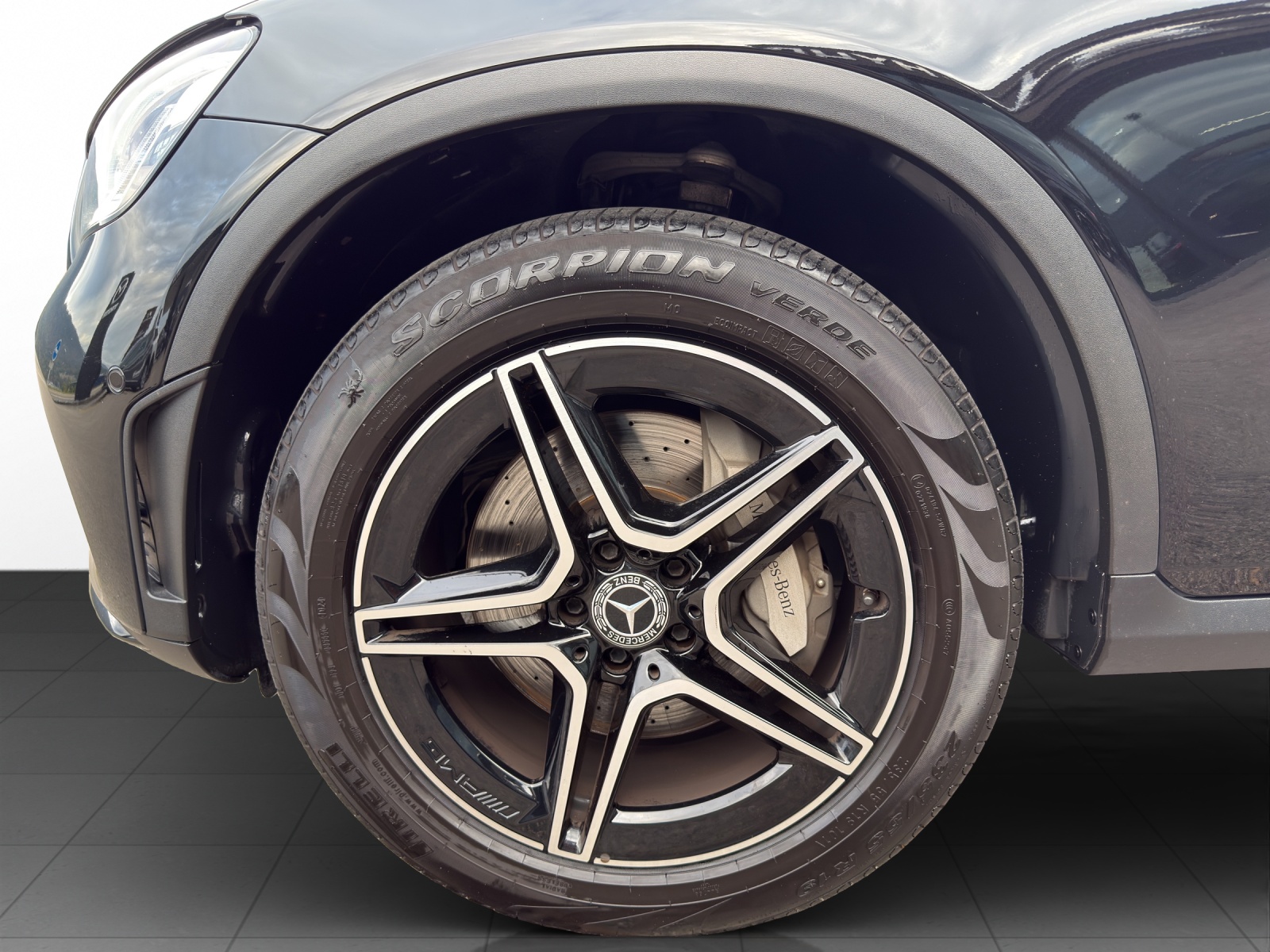 MERCEDES-BENZ GLC Coupe 200 AMG Line 4M-image-5