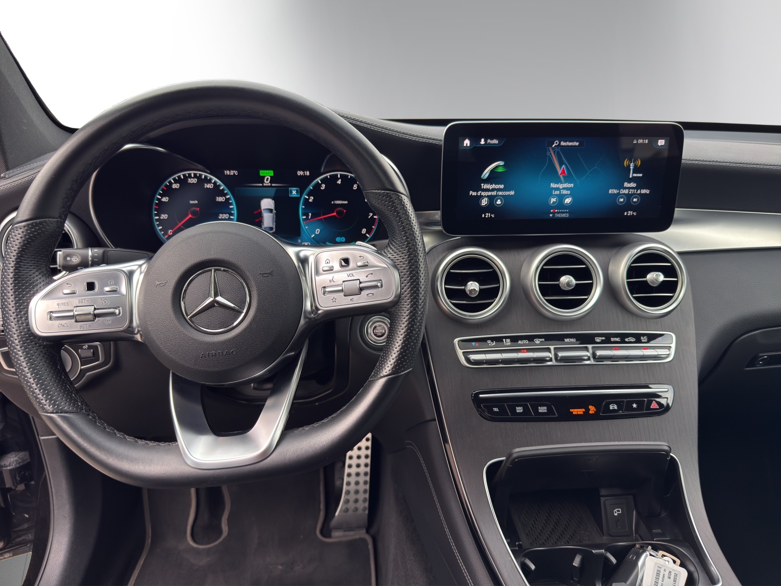 MERCEDES-BENZ GLC Coupe 200 AMG Line 4M-image-11