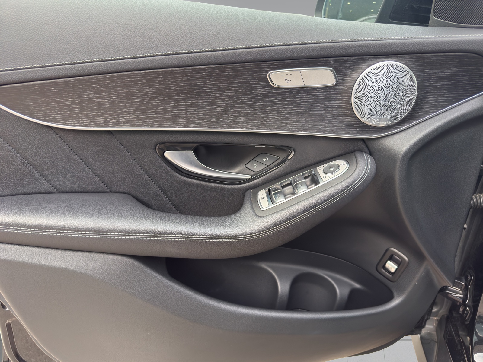 MERCEDES-BENZ GLC Coupe 200 AMG Line 4M-image-7