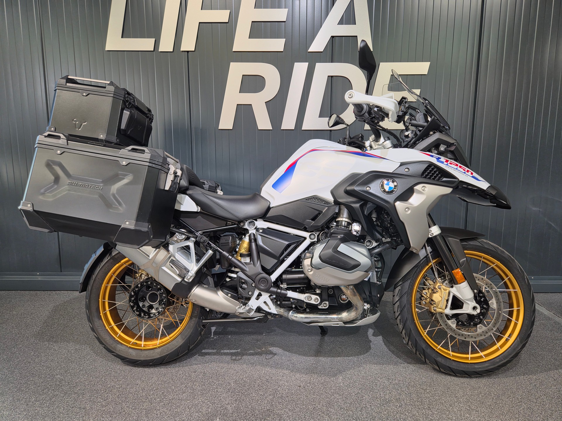 BMW R 1250 GS - Tieferlegung ab Werk!-image-0