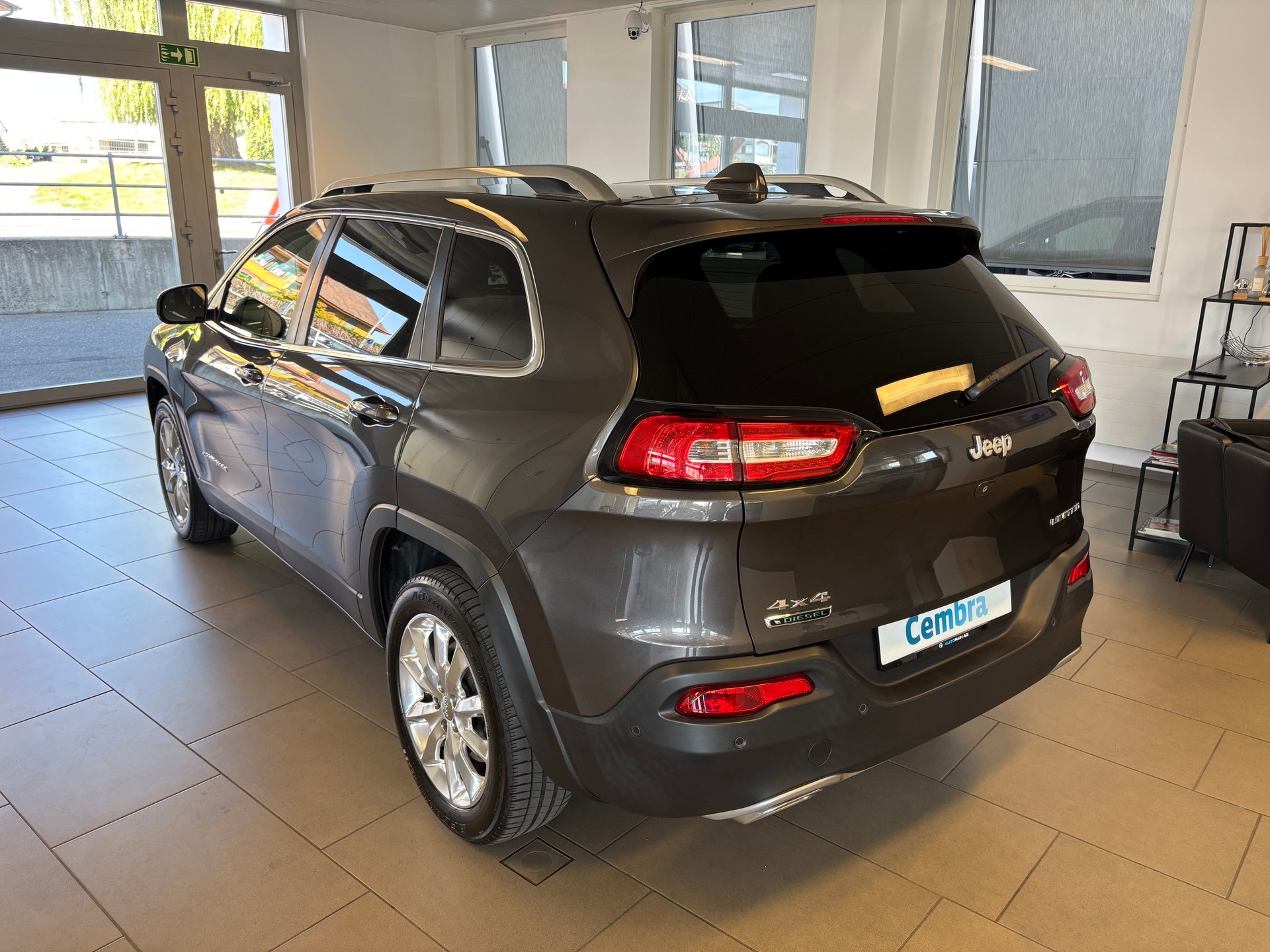 JEEP Cherokee 2.2TD Limited AWD 9ATX-showroom-element-3