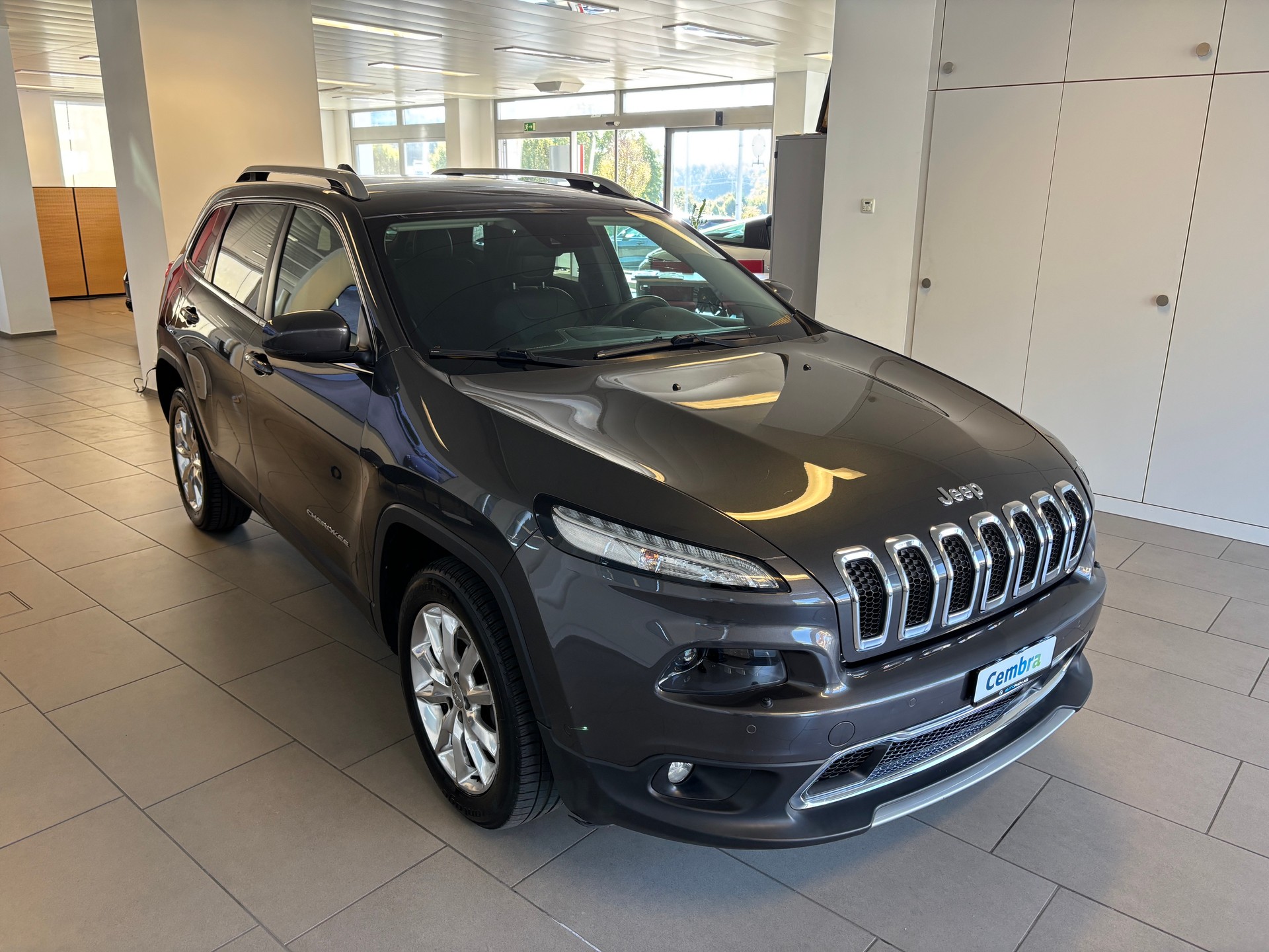 JEEP Cherokee 2.2TD Limited AWD 9ATX-showroom-element-1