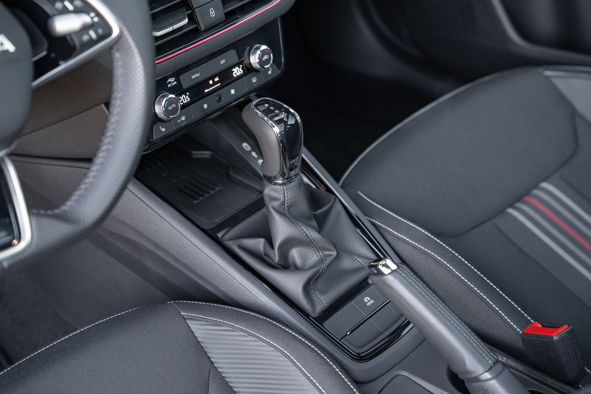 SKODA Kamiq 1.5 TSI Monte Carlo DSG-image-21