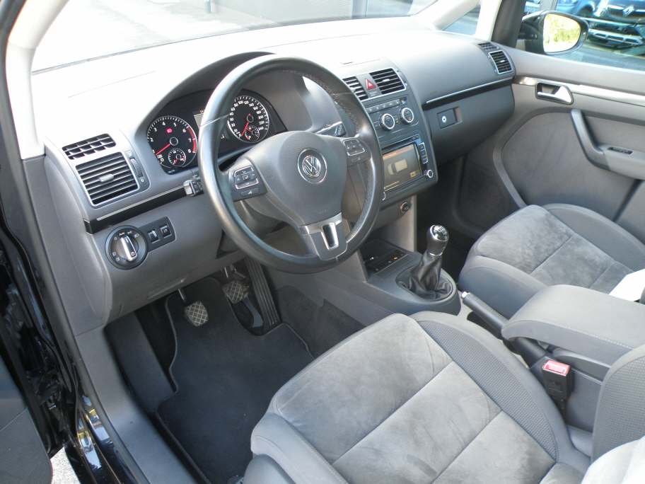 VW Touran 1.4 TSI 140 Highline-showroom-element-3