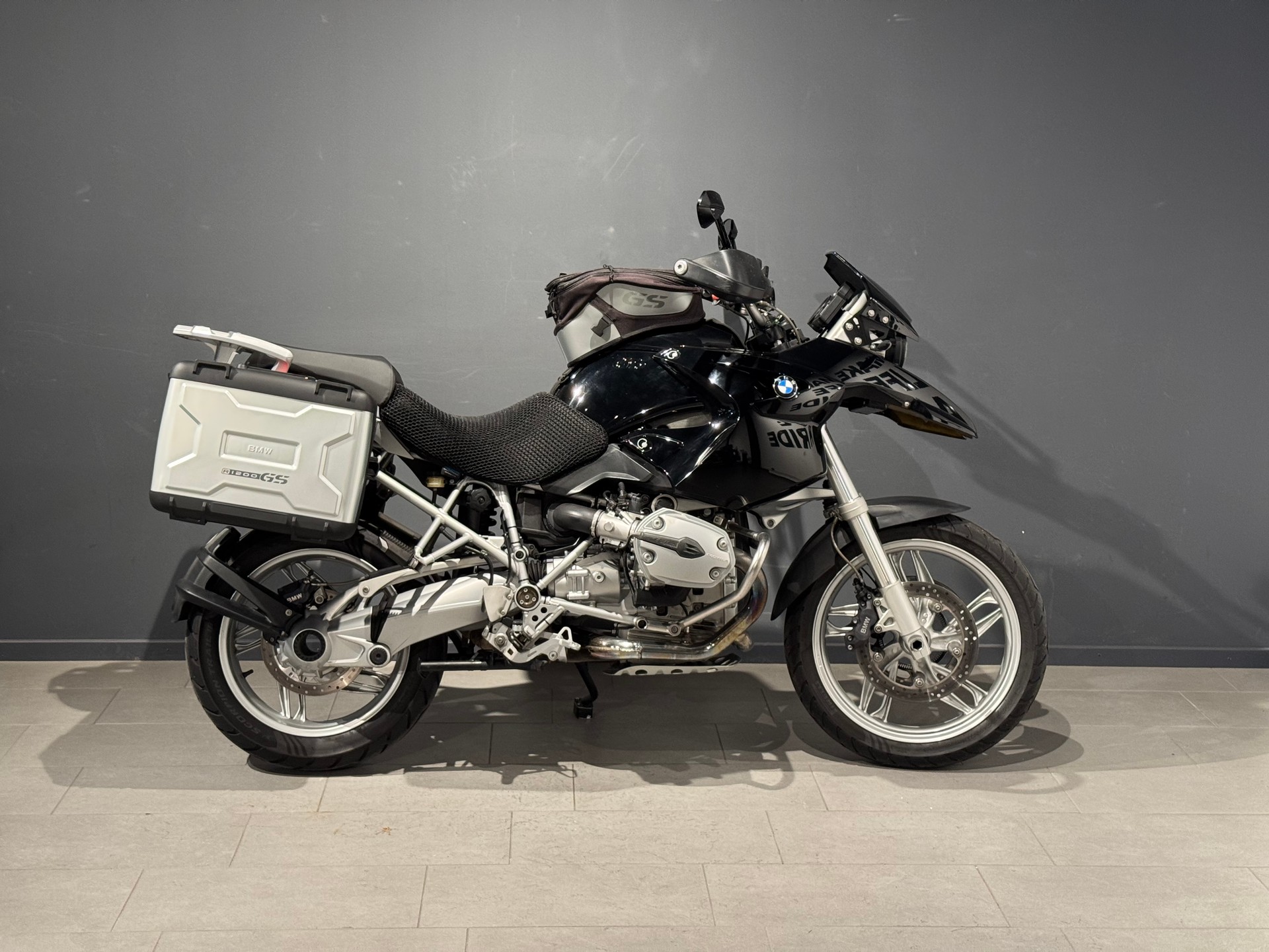BMW R 1200 GS-image-0