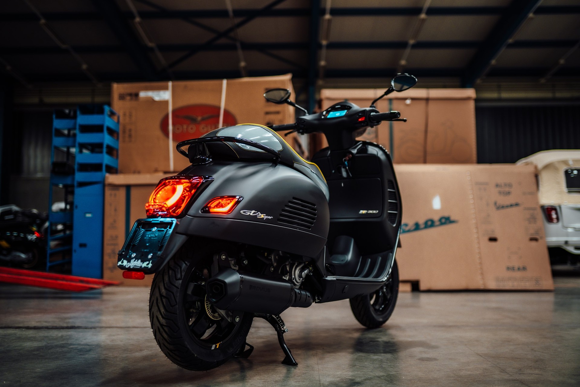 PIAGGIO Vespa GTS 300 HPE Super Tech ABS/ASR-image-13
