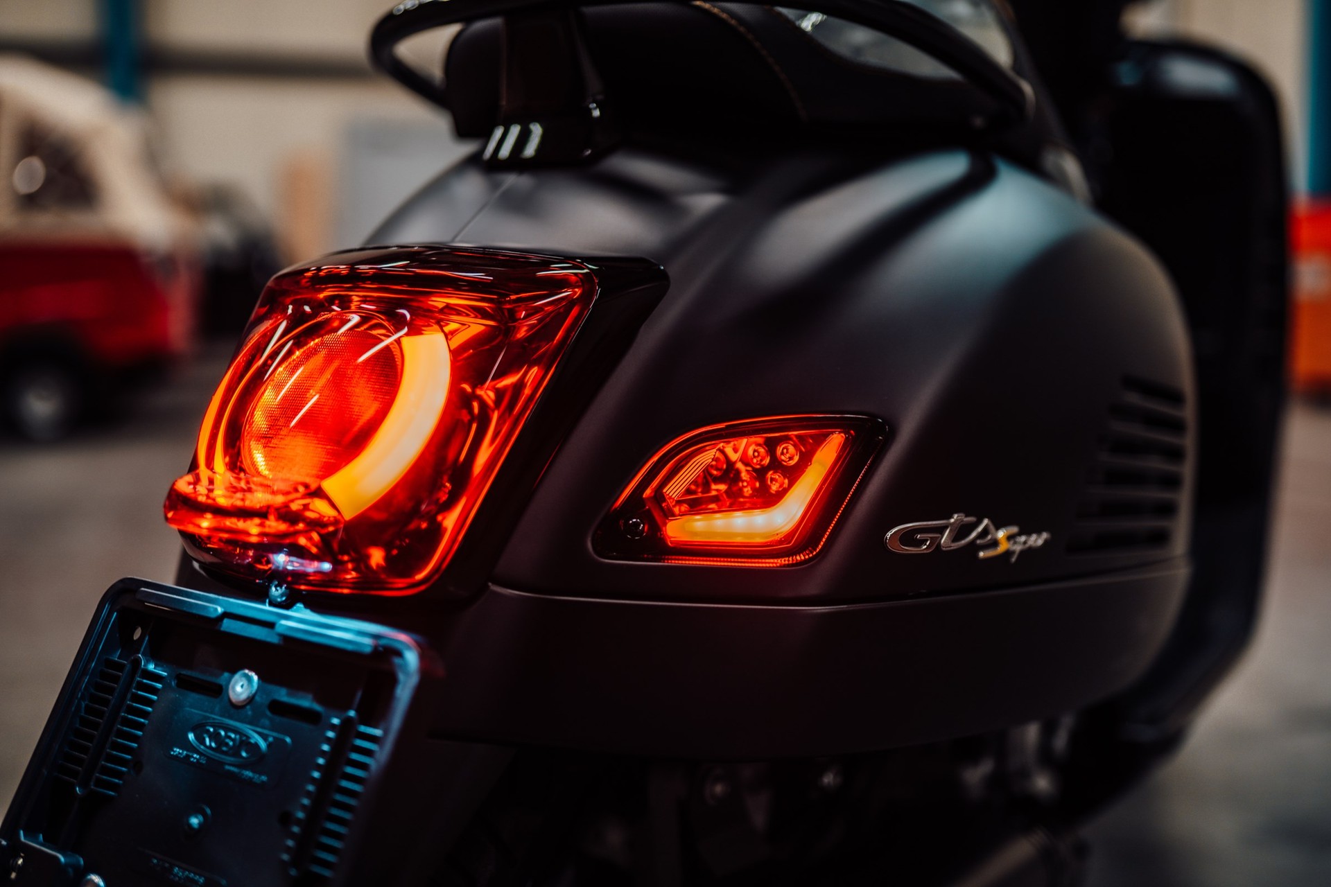PIAGGIO Vespa GTS 300 HPE Super Tech ABS/ASR-image-5