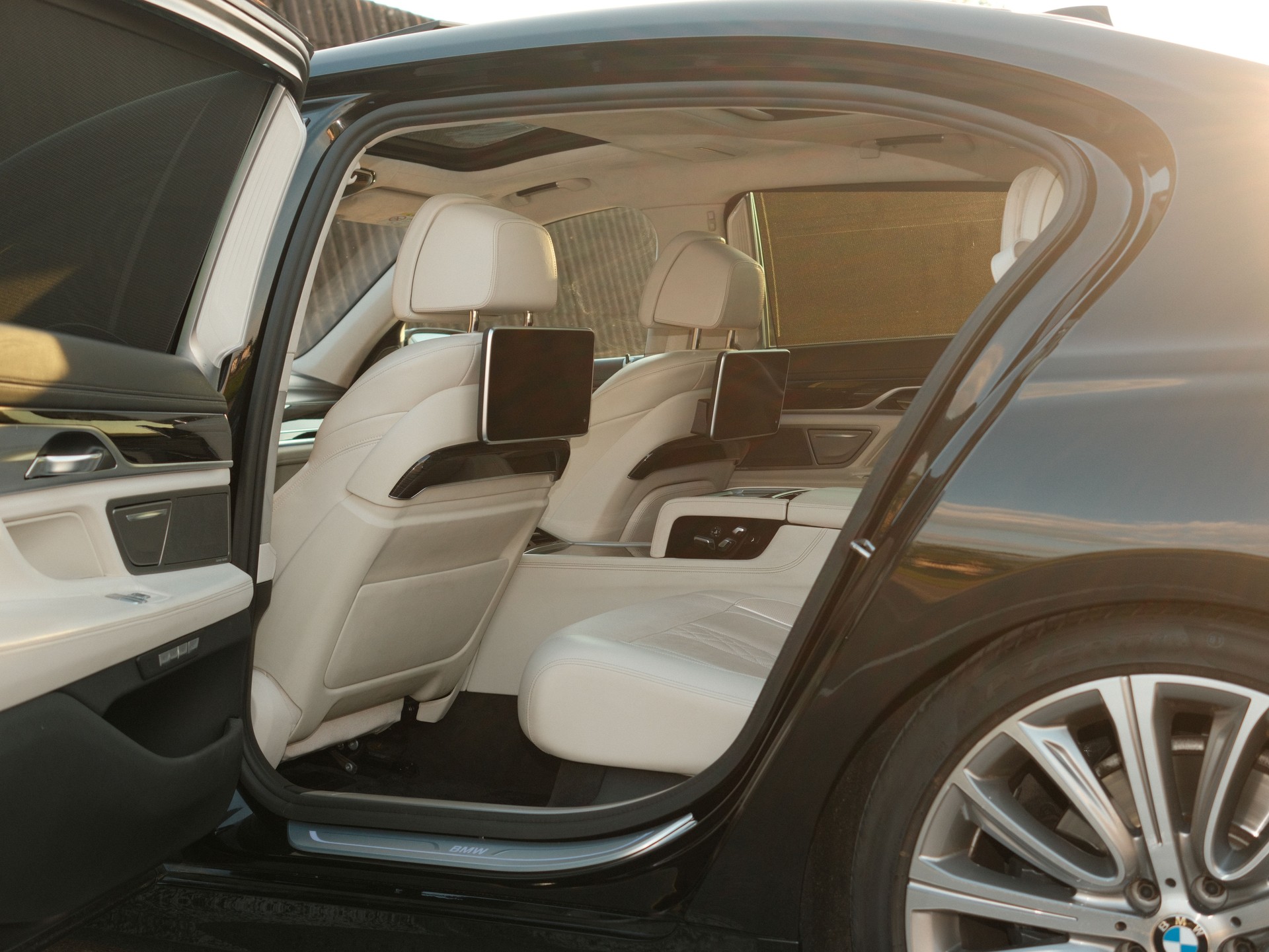 BMW 730Ld xDrive Steptronic Langversion-image-9