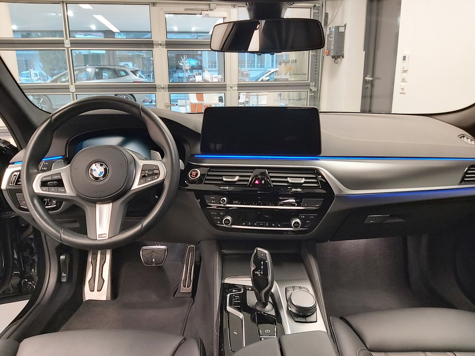 BMW 520d xDr 48VTour Pure M S-image-11