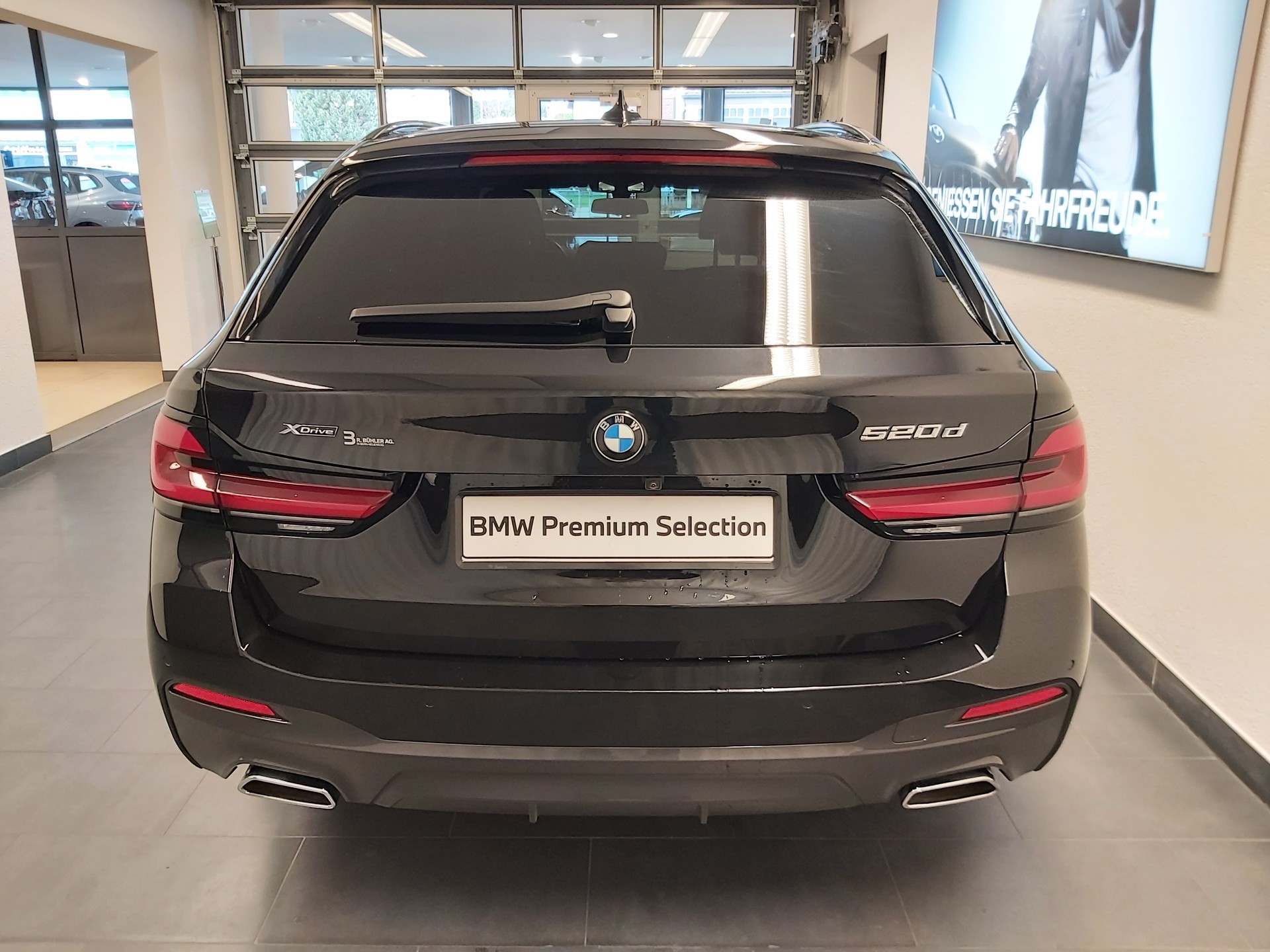 BMW 520d xDr 48VTour Pure M S-showroom-element-3
