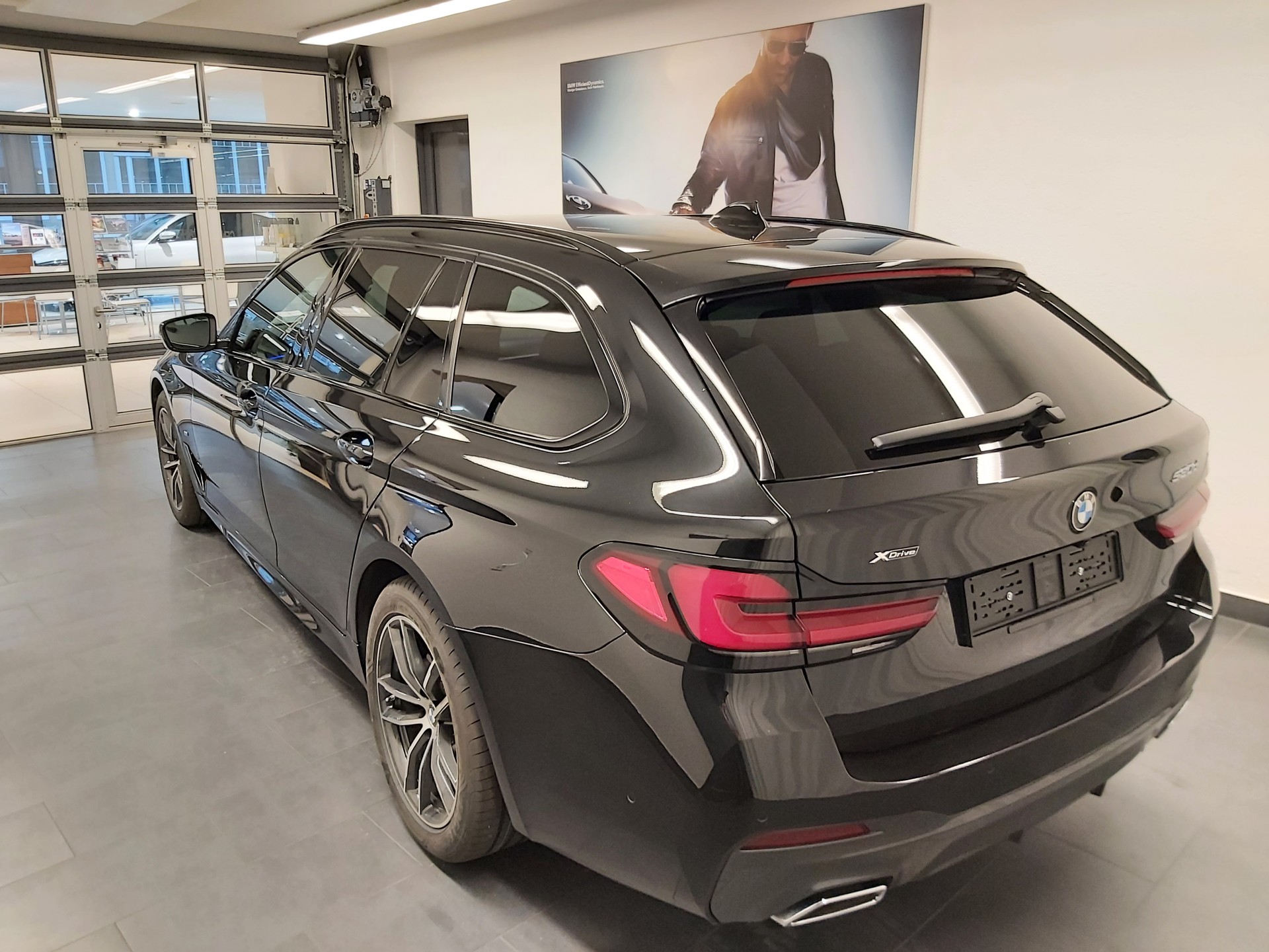 BMW 520d xDr 48VTour Pure M S-image-5