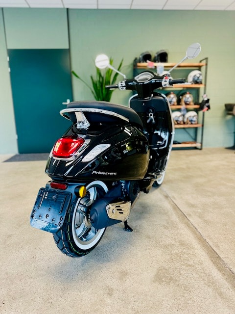 PIAGGIO Vespa 125 Primavera-image-2